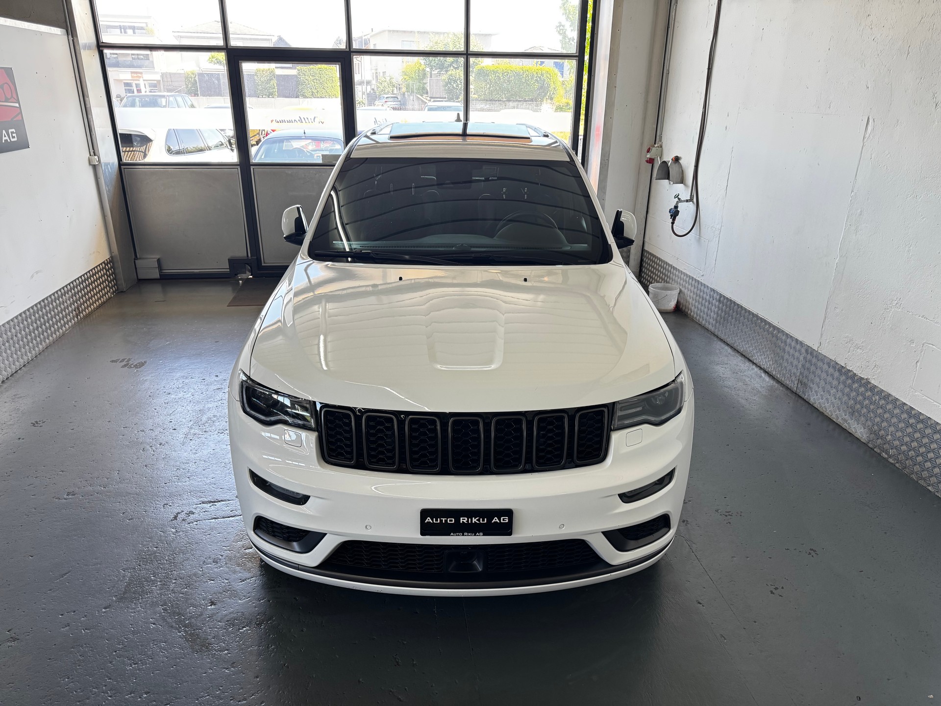 JEEP Grand Cherokee 3.0 CRD S Automatic-image-2