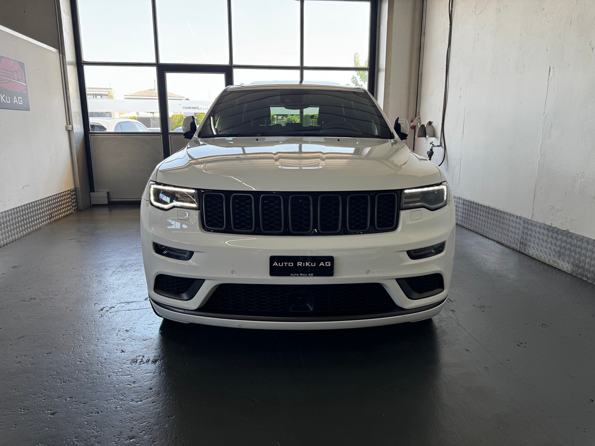 JEEP Grand Cherokee 3.0 CRD S Automatic-image-4