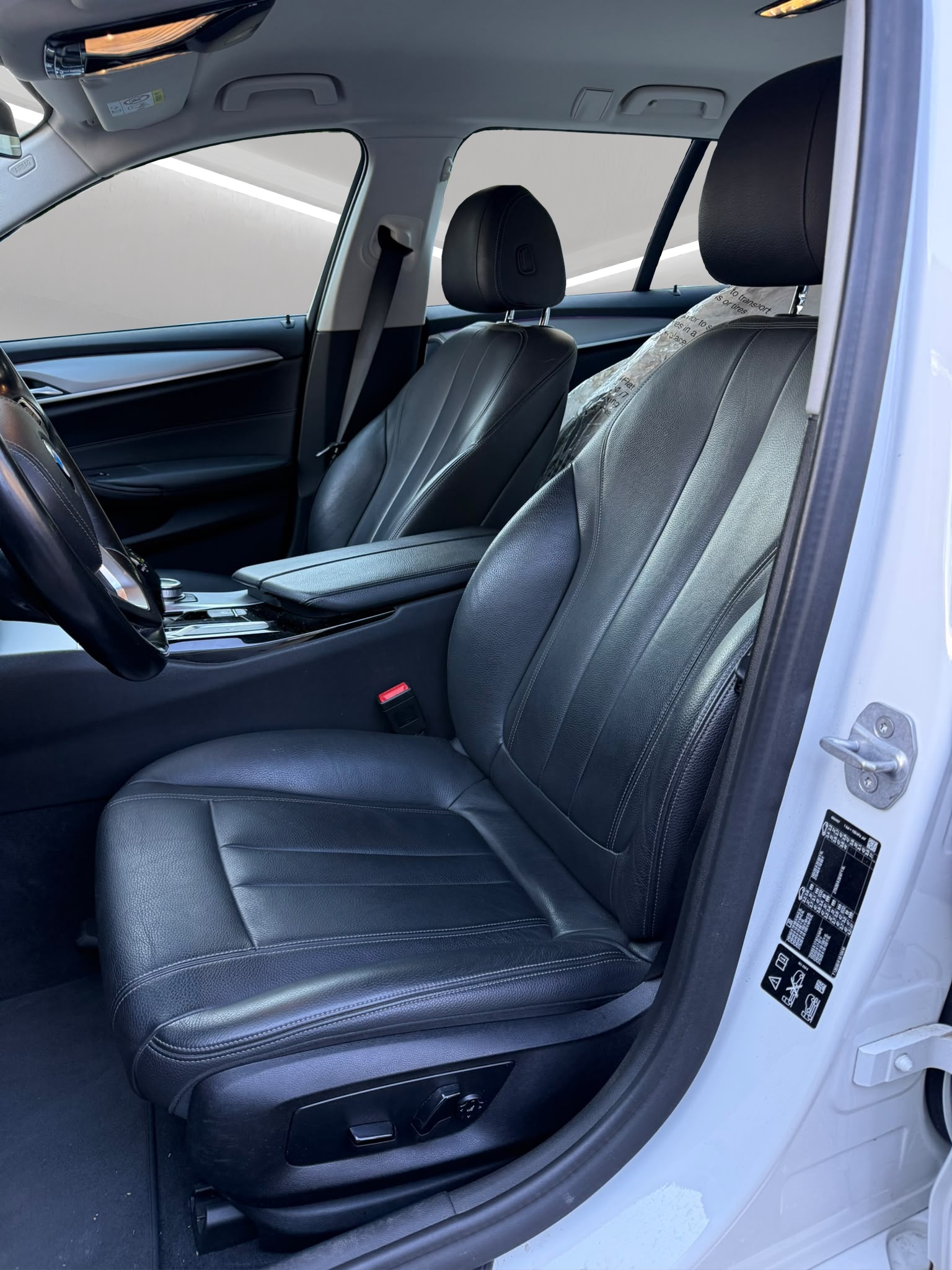 BMW 520d xDrive Touring Sport Line Steptronic-image-10
