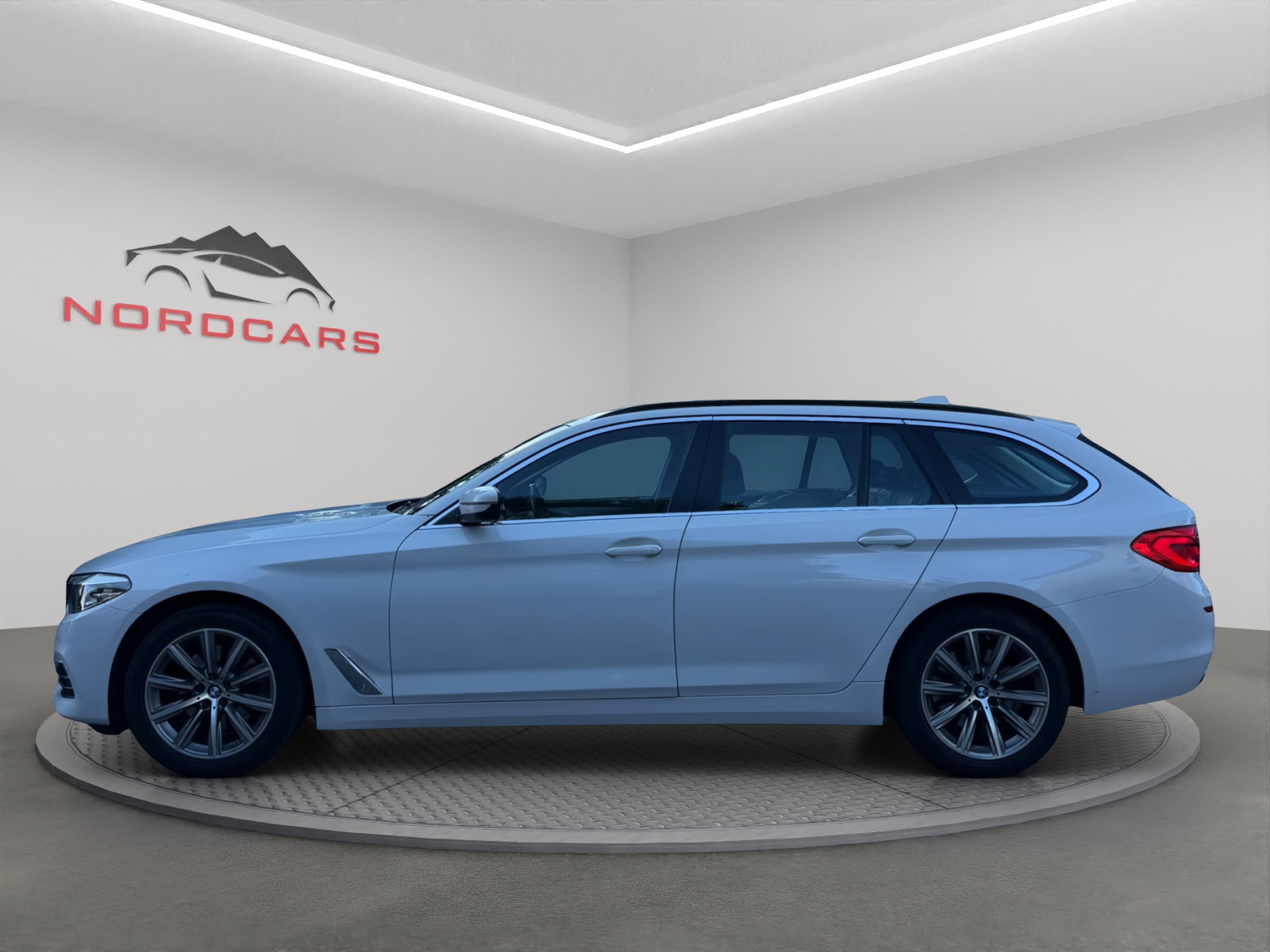 BMW 520d xDrive Touring Sport Line Steptronic-image-1