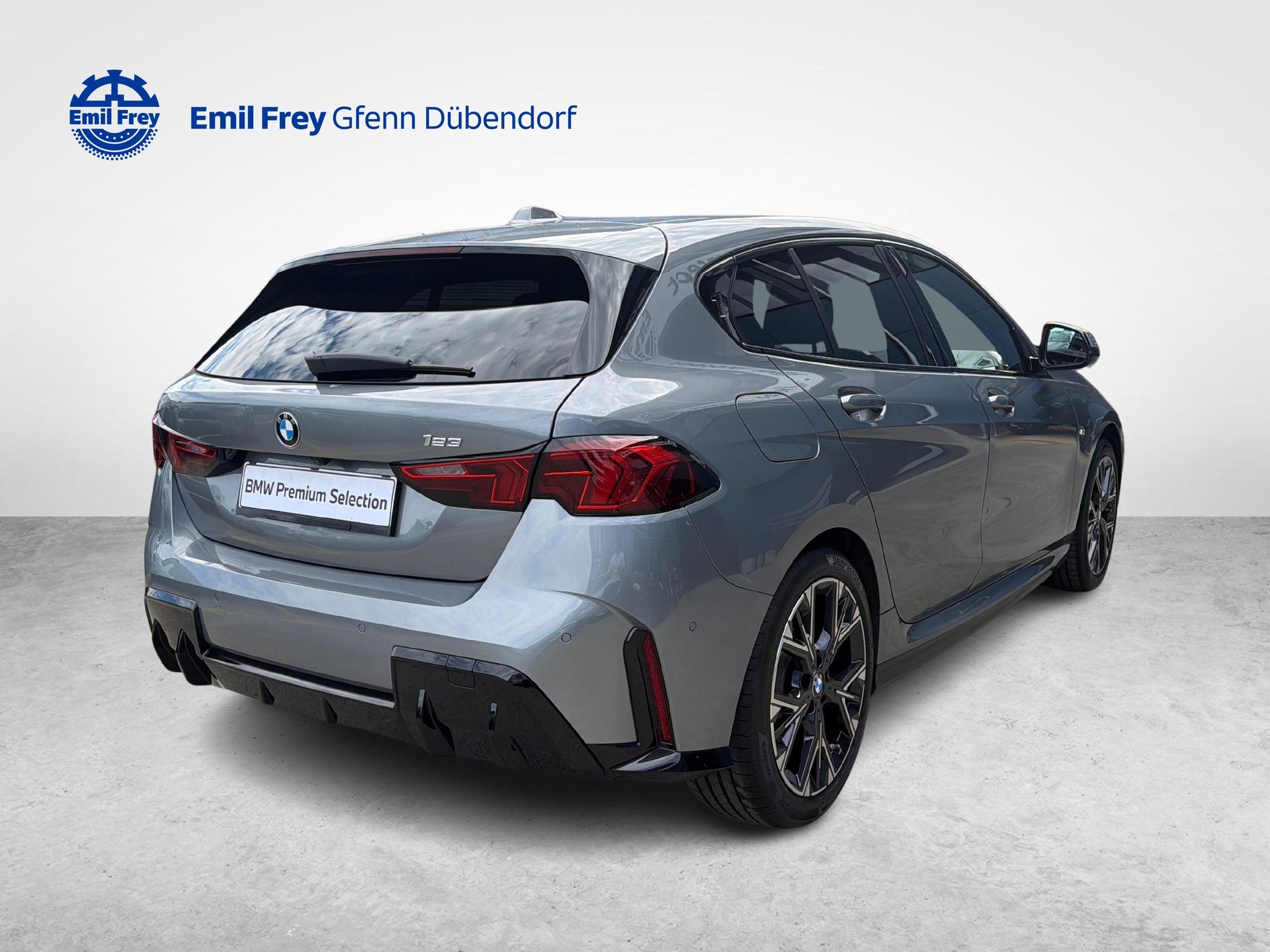 BMW 123 xDrive-image-1