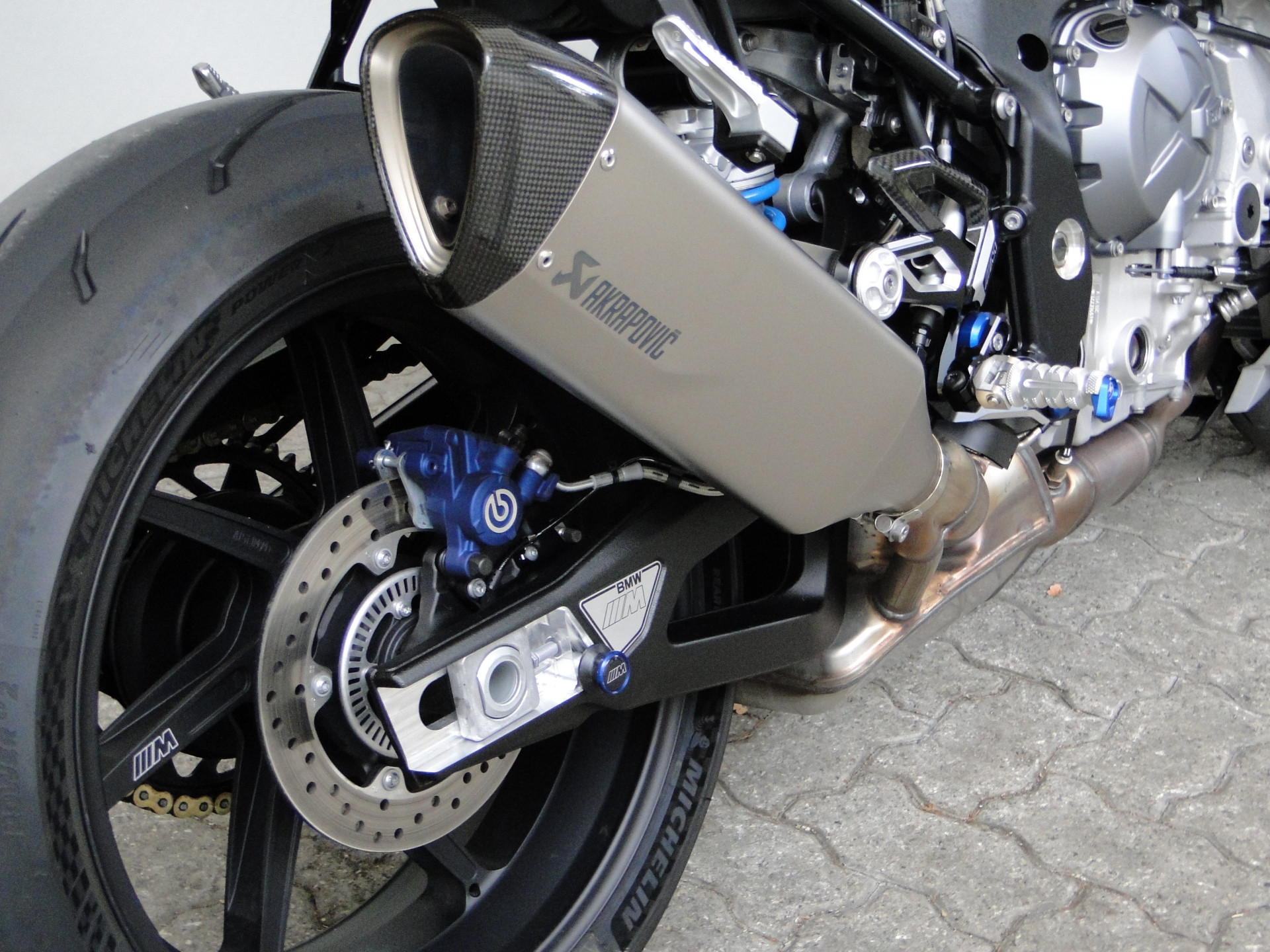 BMW M 1000 R-image-7