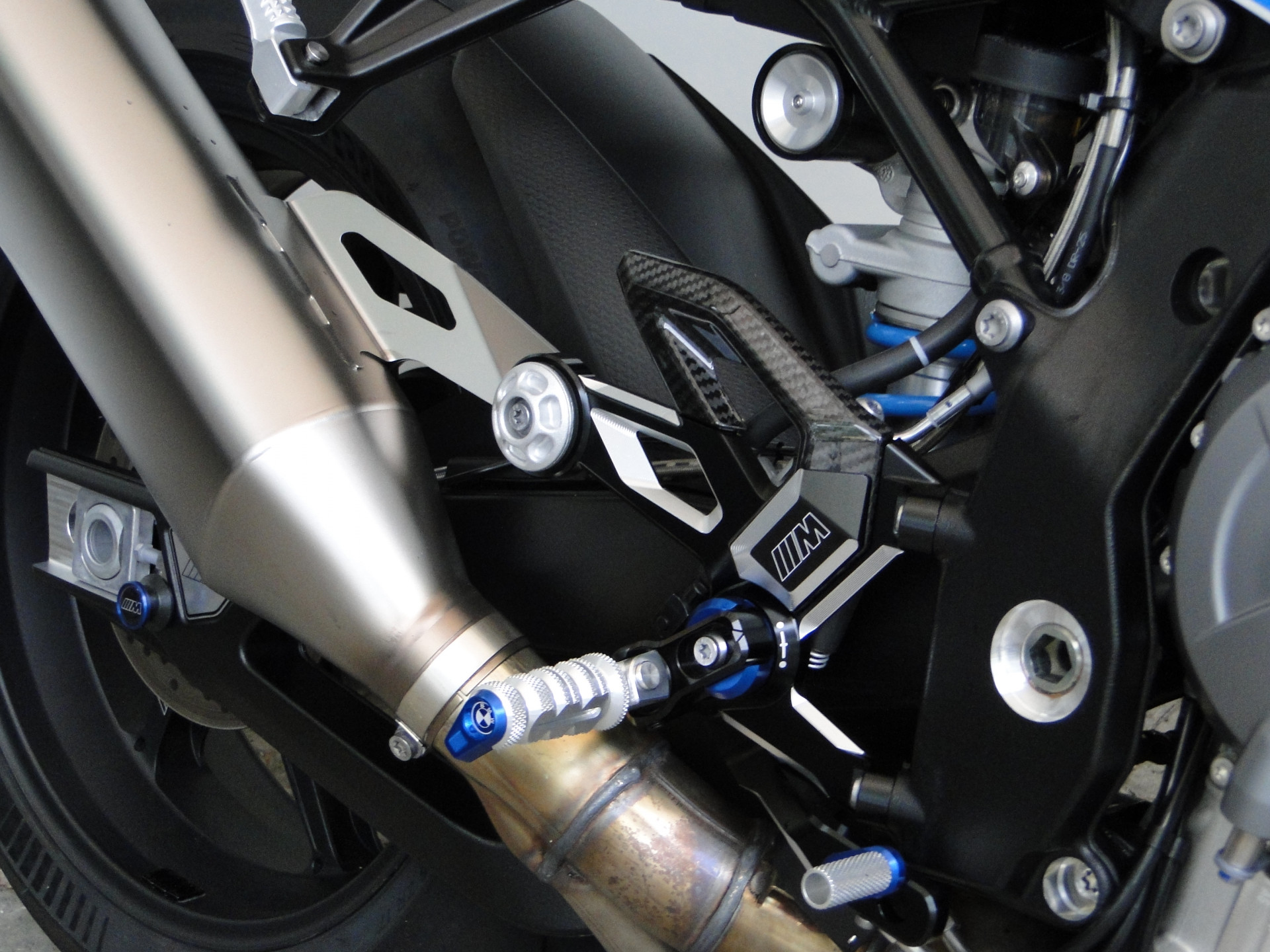 BMW M 1000 R-image-6