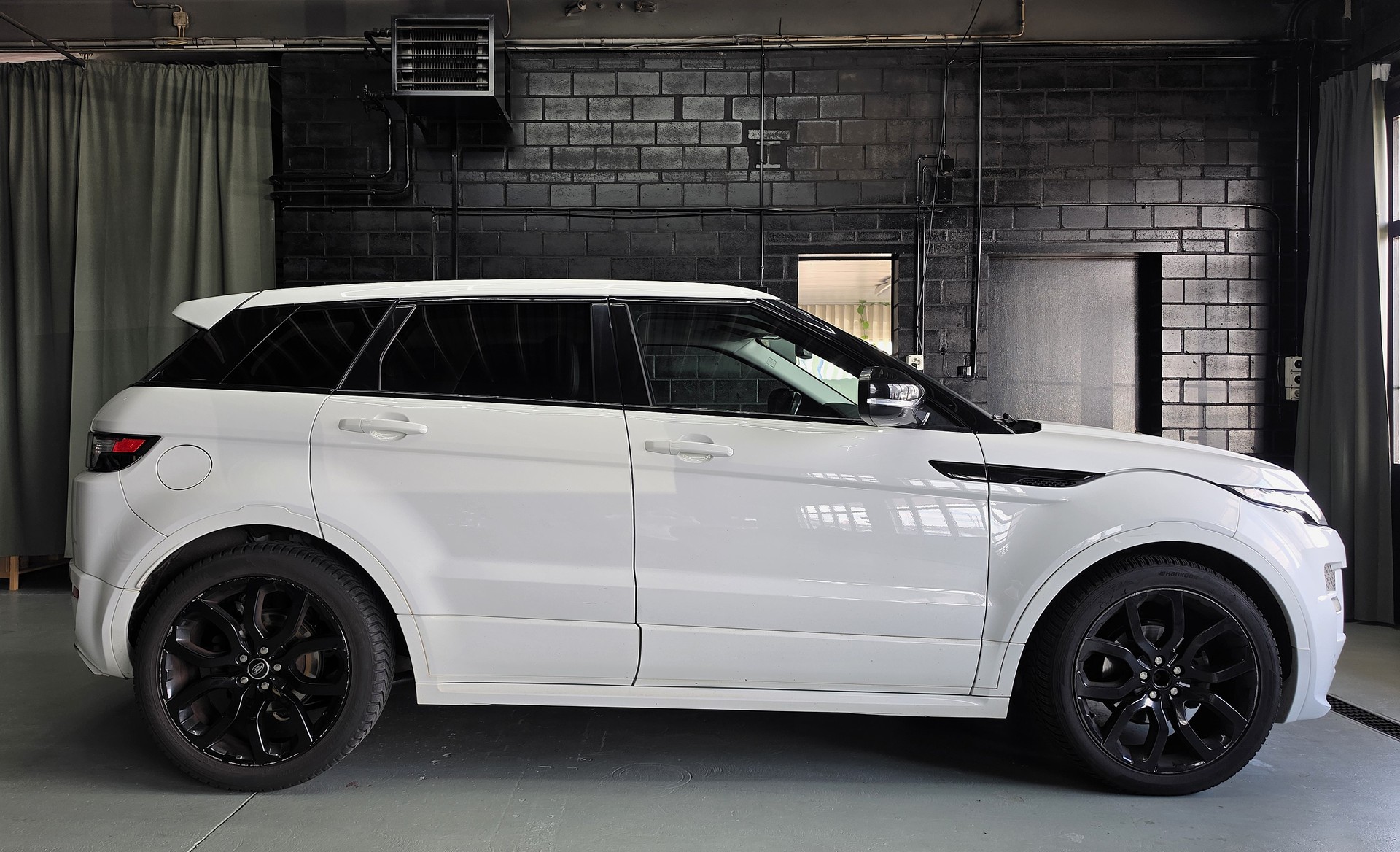 LAND ROVER Range Rover Evoque 2.0 Si4 Dynamic-image-1