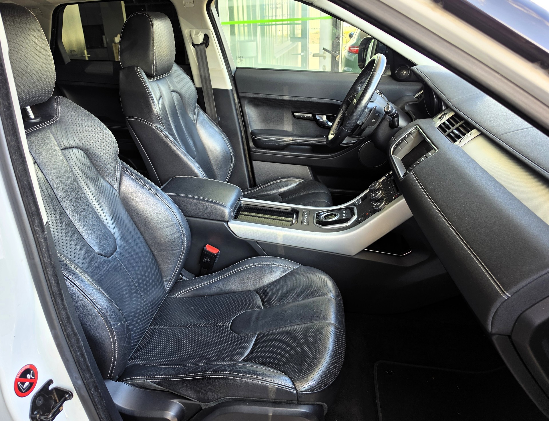 LAND ROVER Range Rover Evoque 2.0 Si4 Dynamic-image-5