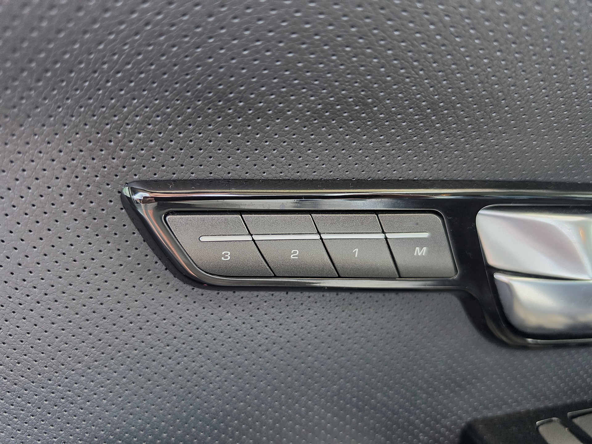 LAND ROVER Range Rover Evoque 2.0 Si4 Dynamic-image-14