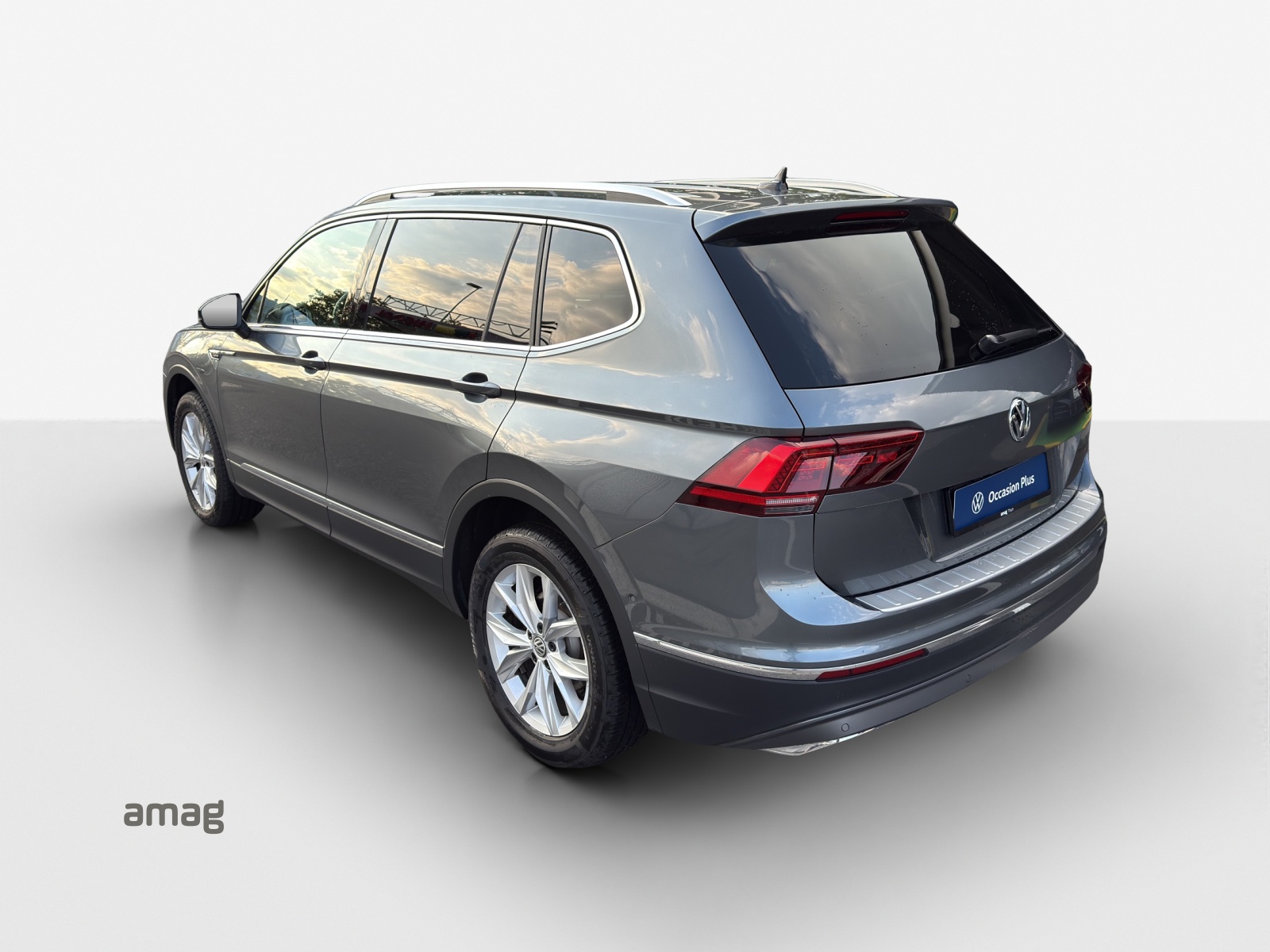VW Tiguan Allspace 2.0TSI Highline 4Motion DSG-image-2