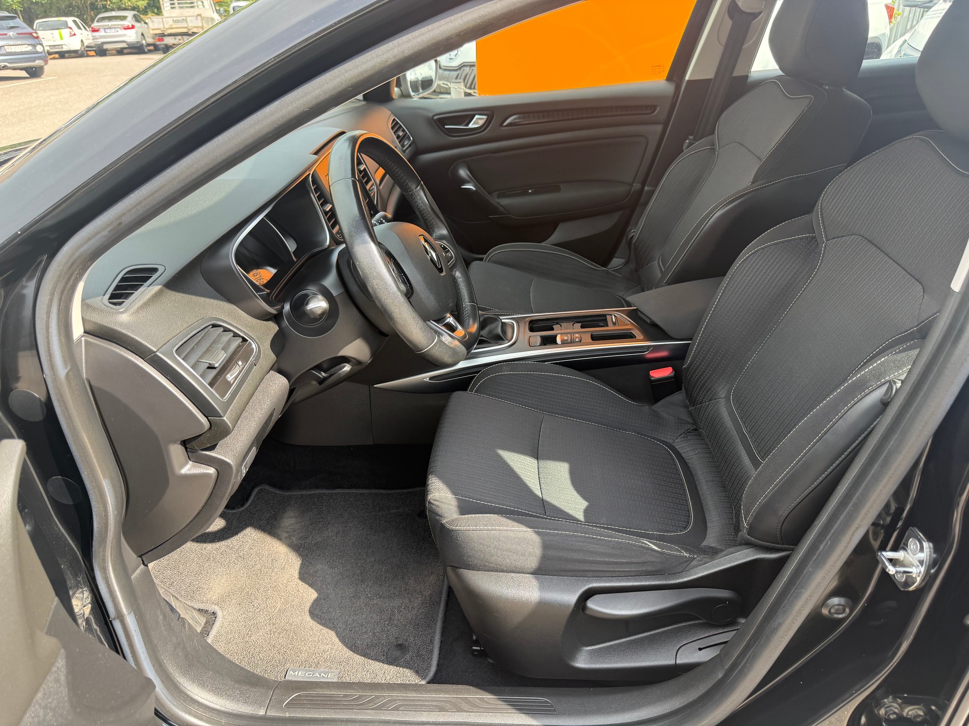 RENAULT Mégane Grandtour 1.2 16V Turbo Zen-image-4