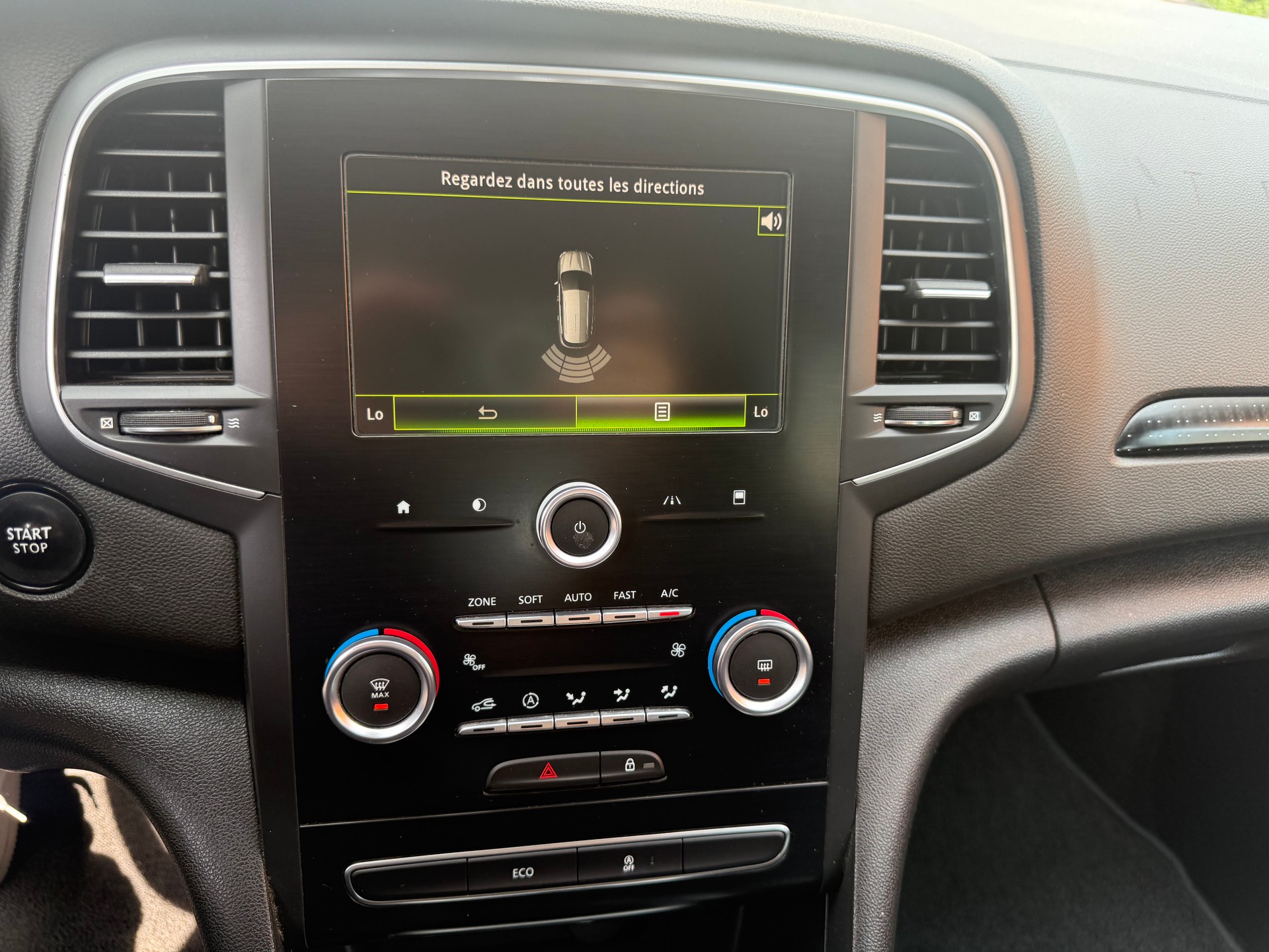 RENAULT Mégane Grandtour 1.2 16V Turbo Zen-image-9