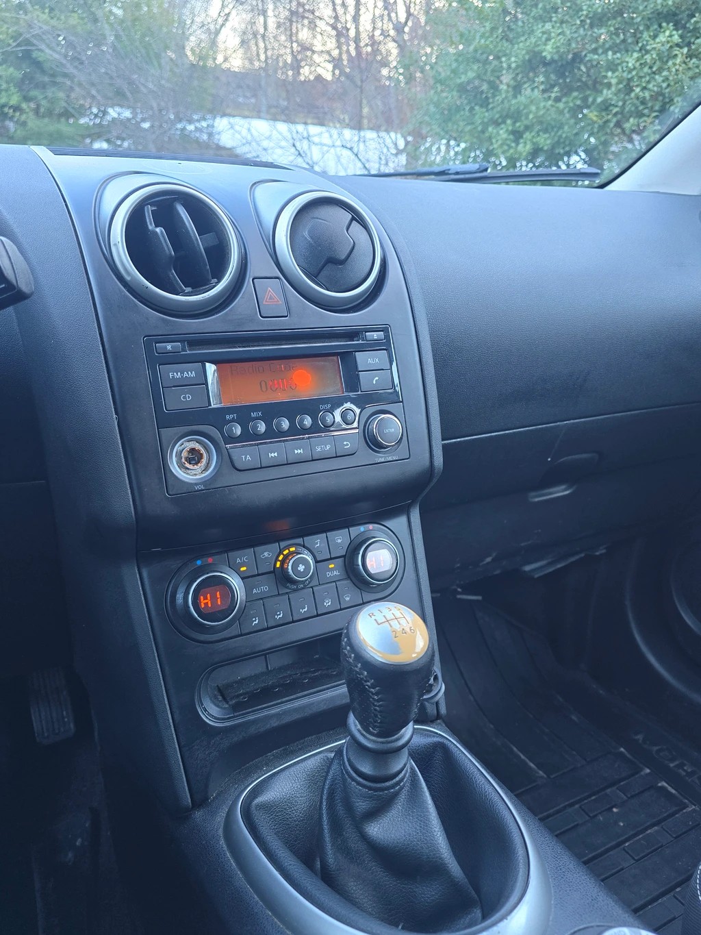 NISSAN Qashqai 2.0 dCi 4WD acenta-image-9