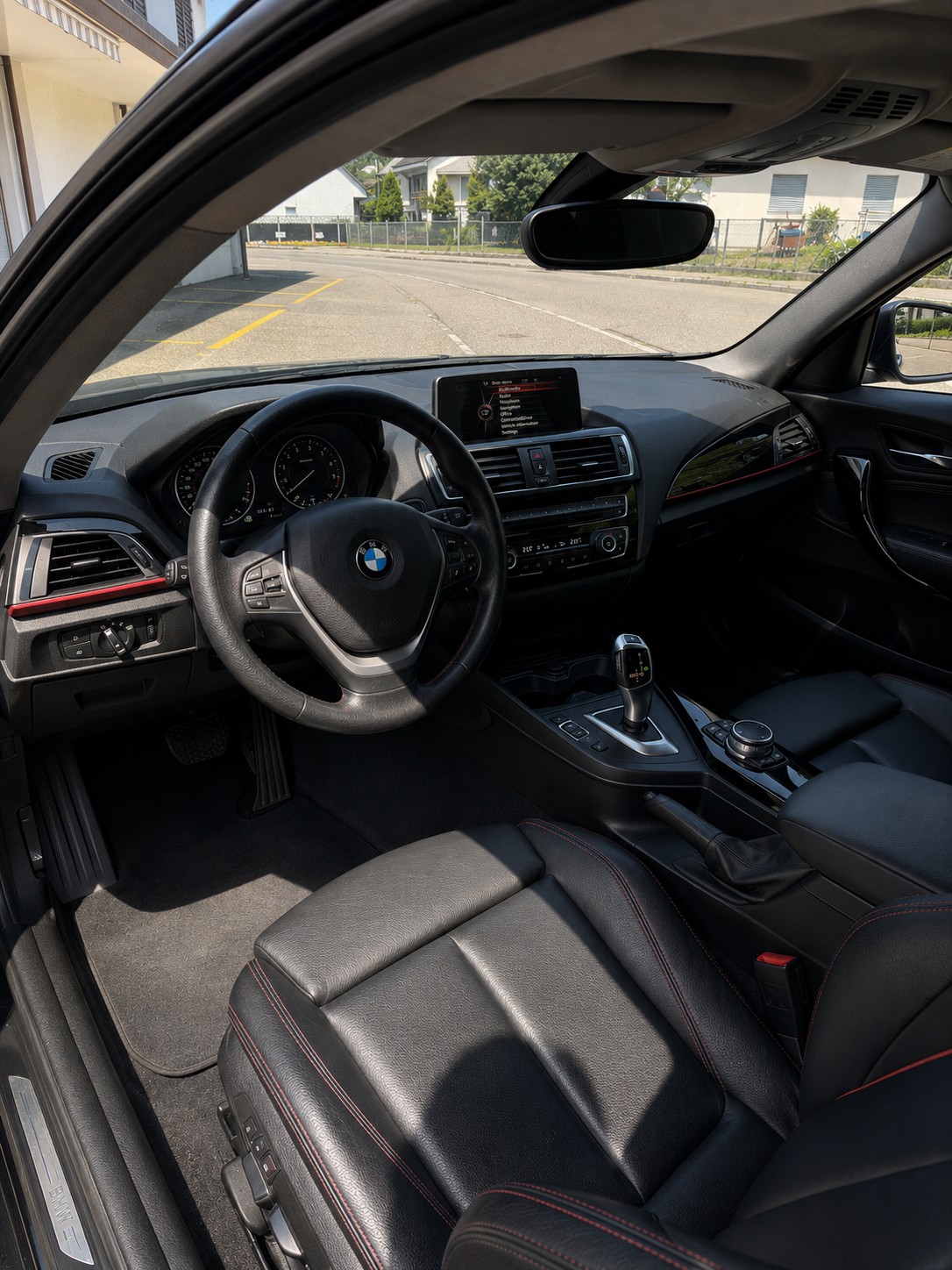 BMW 218i M Sport Steptronic-image-4