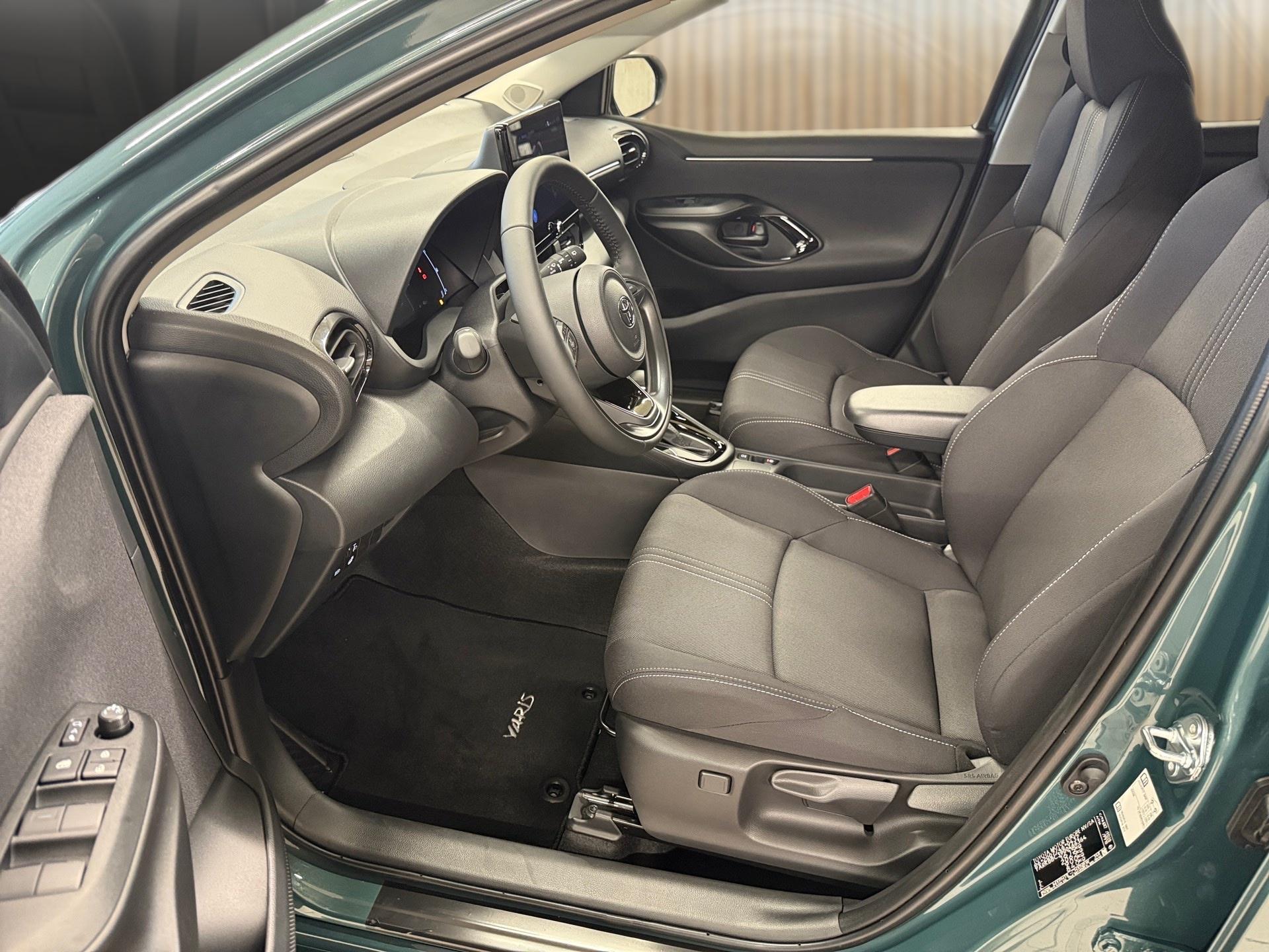 TOYOTA Yaris 1.5 VVT-i HSD Trend-image-11