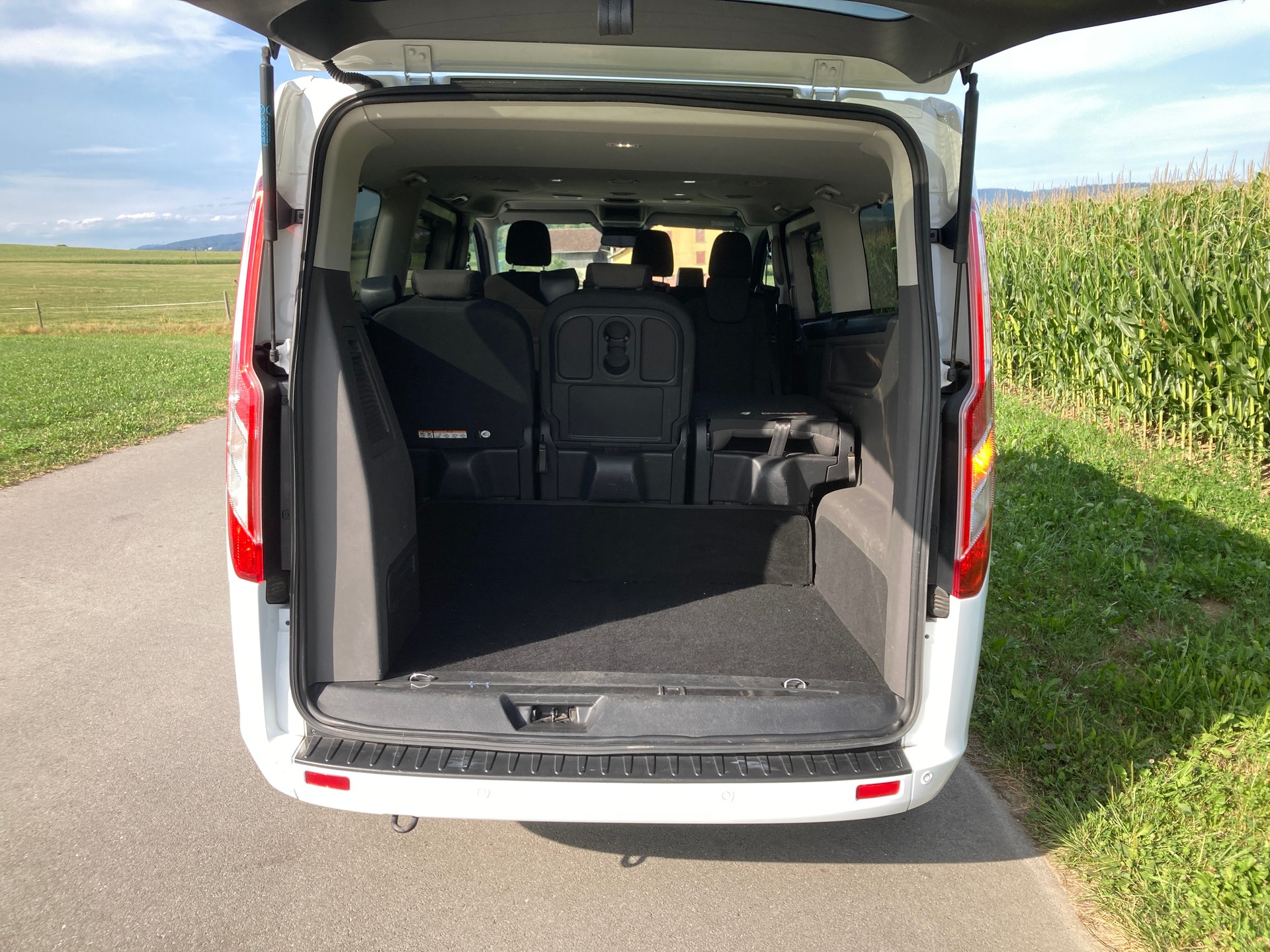 FORD Tourneo Custom 320 L2H1 Aut. 9 Sitzer-image-5