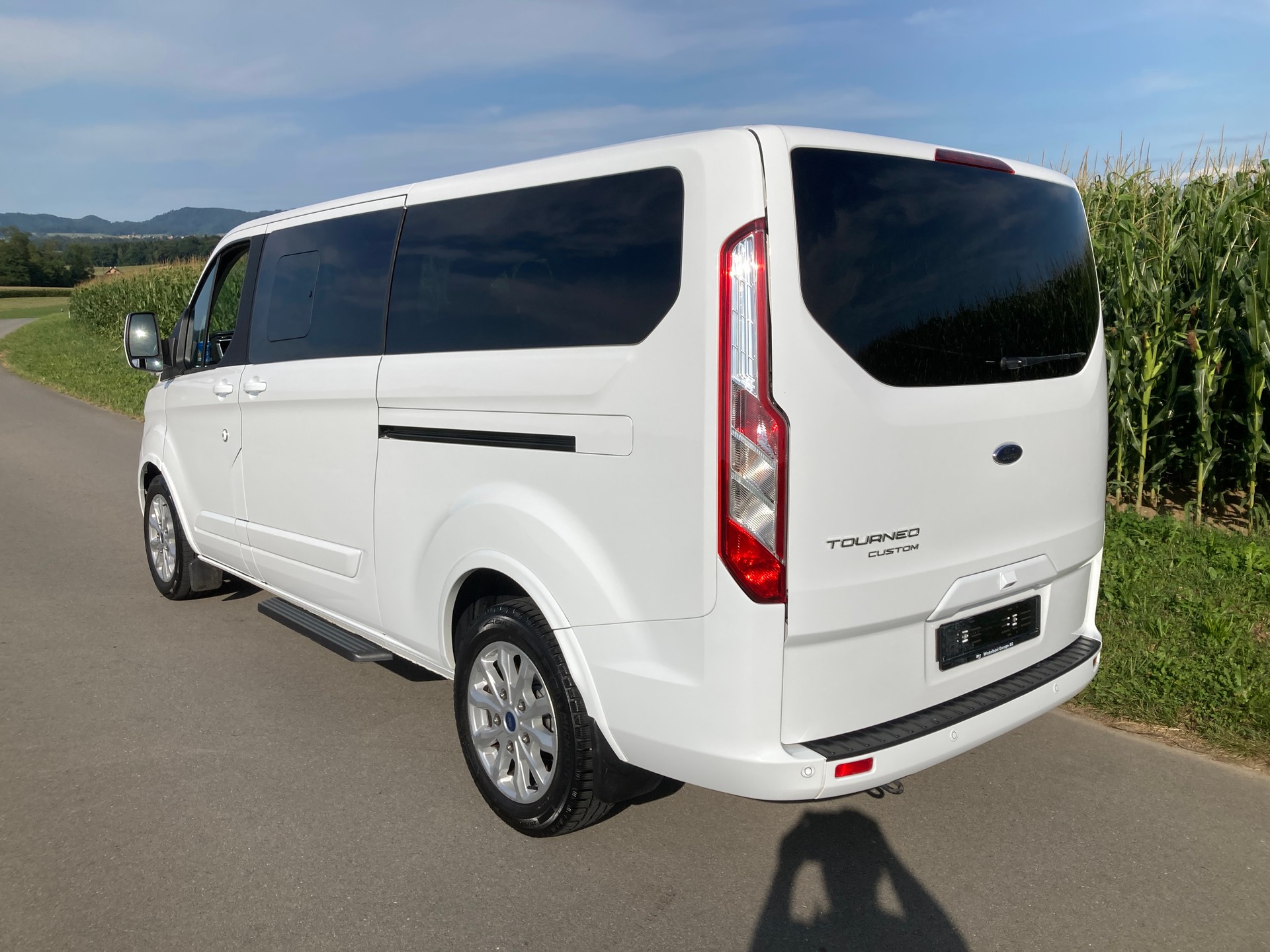 FORD Tourneo Custom 320 L2H1 Aut. 9 Sitzer-image-3