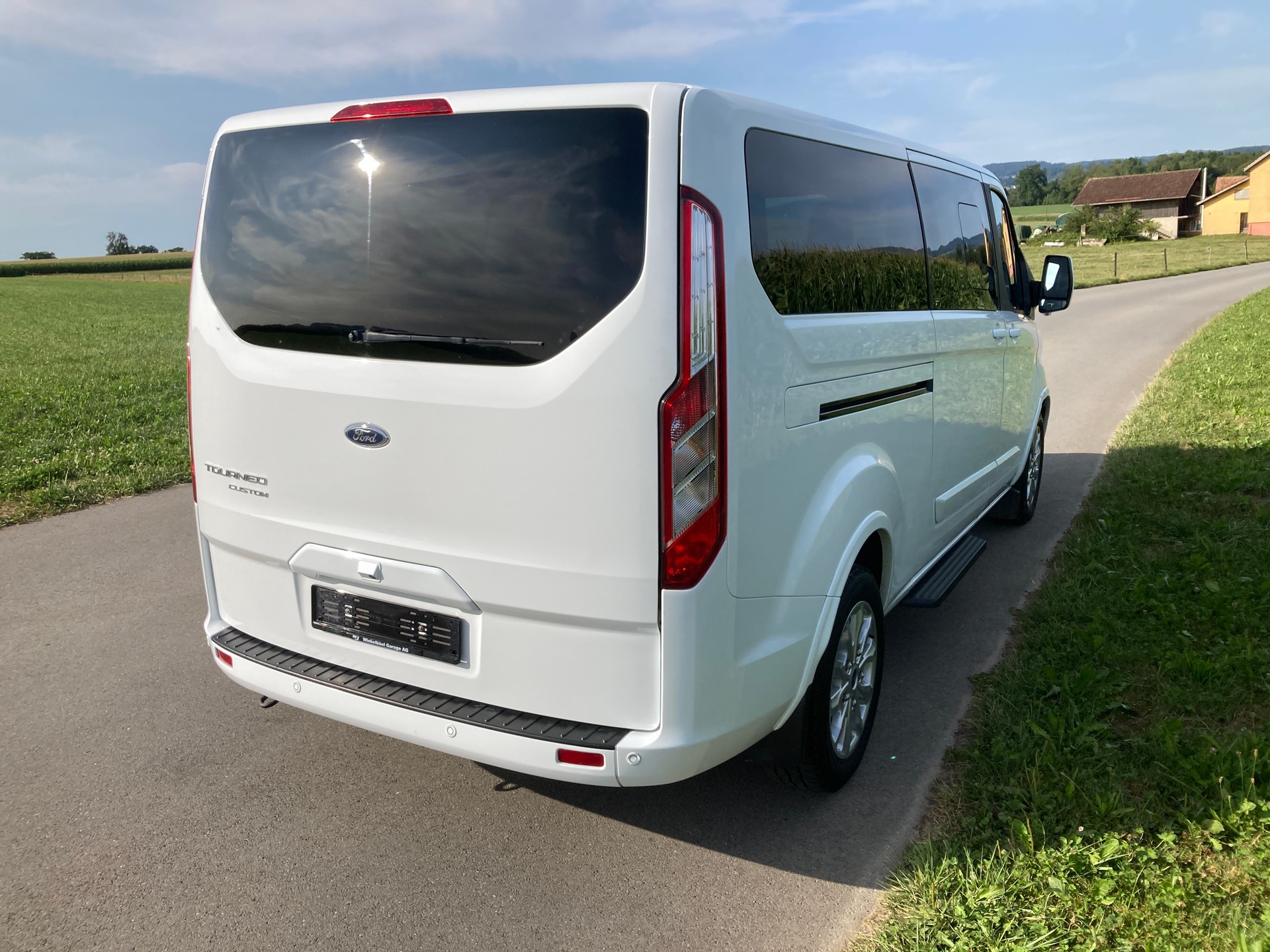 FORD Tourneo Custom 320 L2H1 Aut. 9 Sitzer-image-2