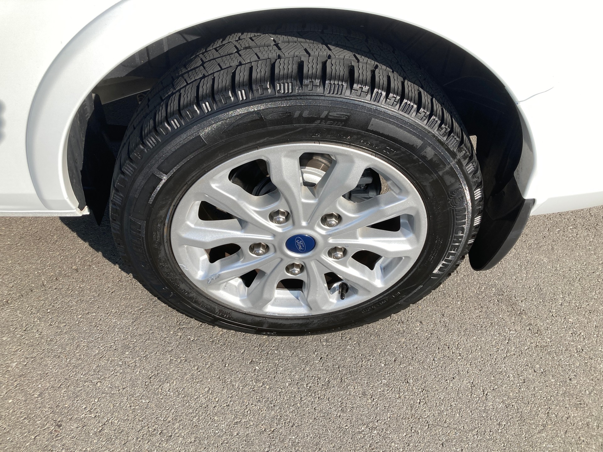 FORD Tourneo Custom 320 L2H1 Aut. 9 Sitzer-image-6