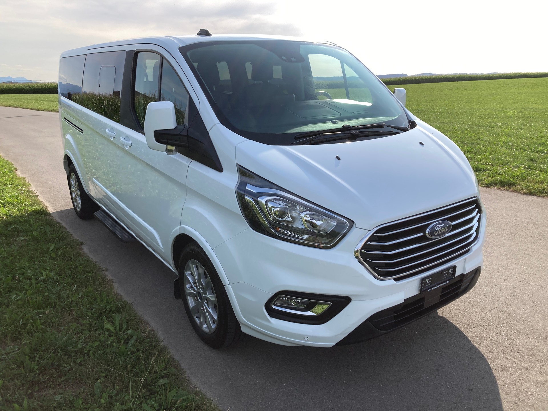FORD Tourneo Custom 320 L2H1 Aut. 9 Sitzer-image-1