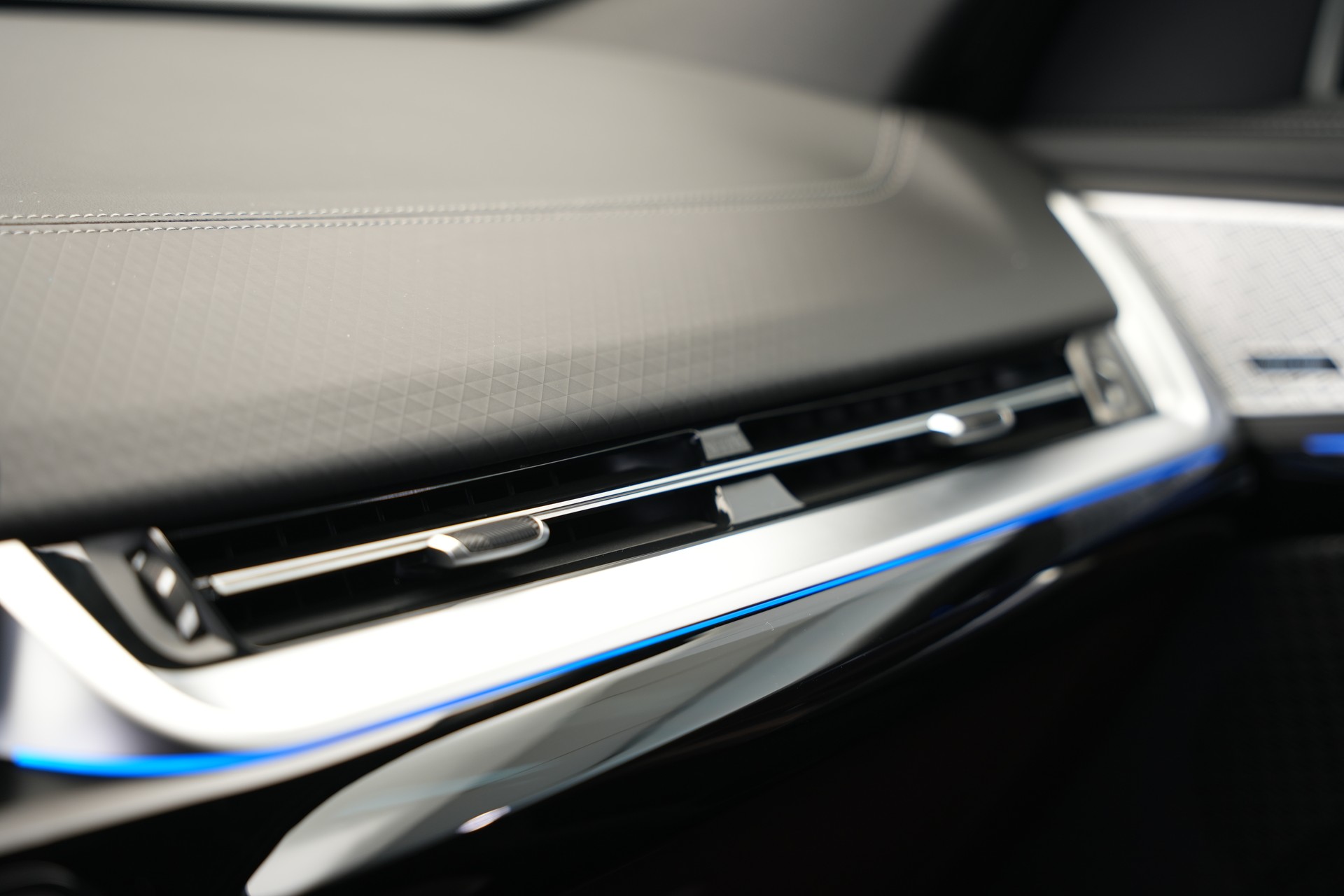 BMW X2 xDrive M35i *HuD* *Harman/Kardon* *AHK*-image-23