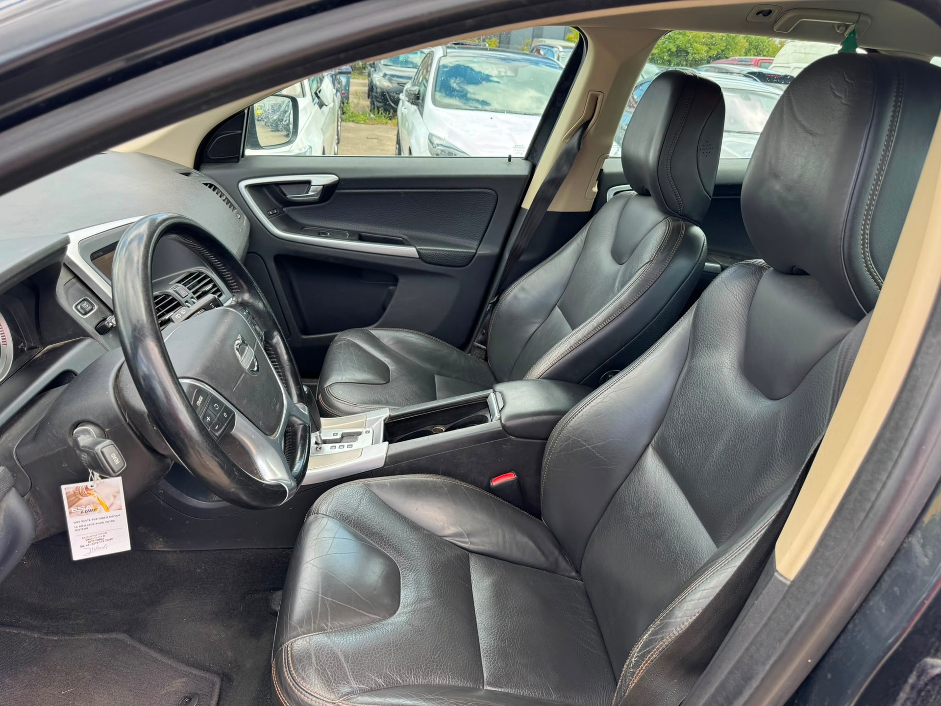VOLVO XC60 D3 AWD Momentum Geartronic-image-11