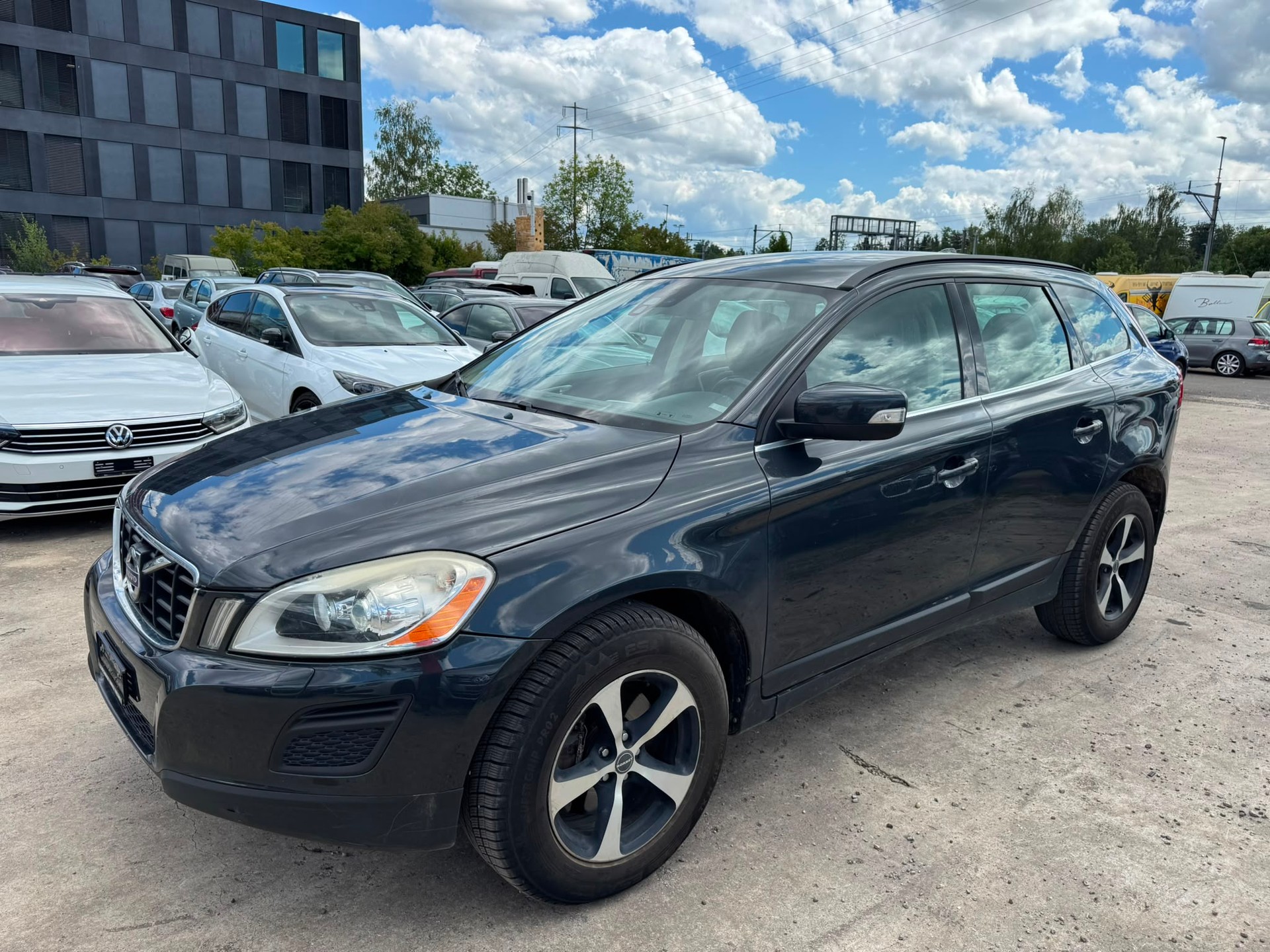 VOLVO XC60 D3 AWD Momentum Geartronic-image-1
