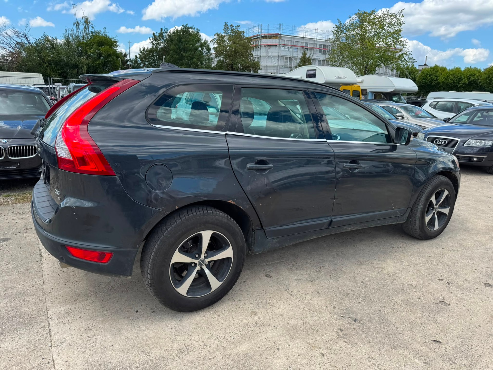 VOLVO XC60 D3 AWD Momentum Geartronic-image-4