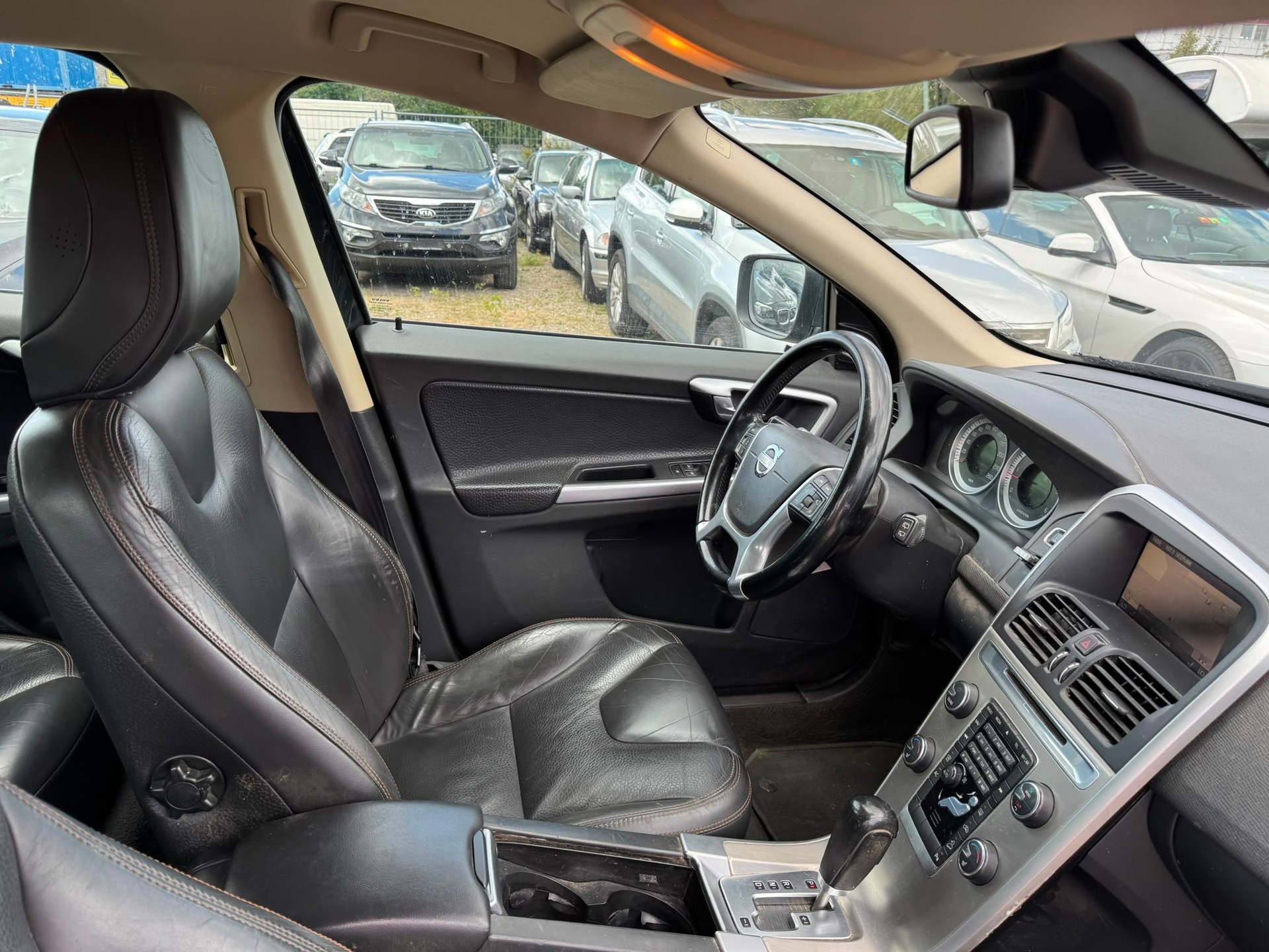 VOLVO XC60 D3 AWD Momentum Geartronic-image-6