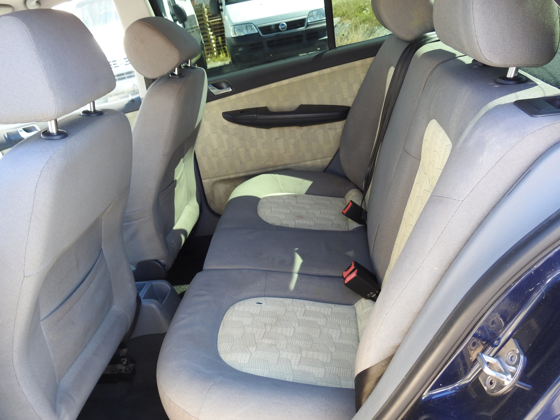 SKODA Fabia Hatchback 1.4 16V Comfort-image-13