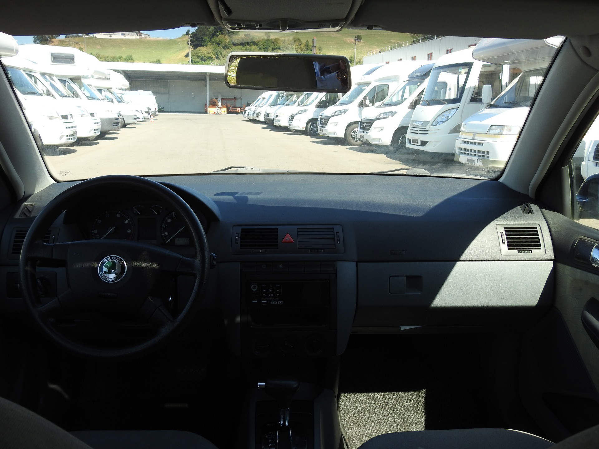 SKODA Fabia Hatchback 1.4 16V Comfort-image-15