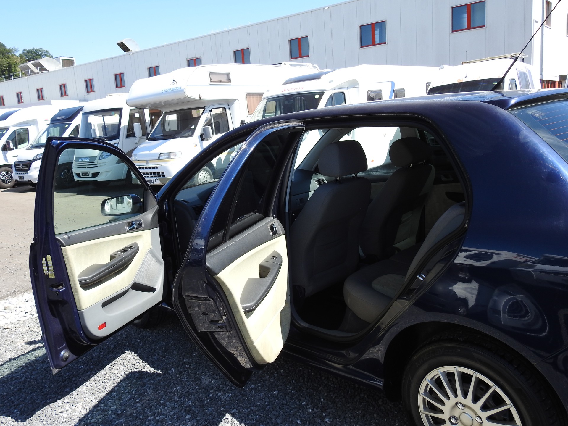 SKODA Fabia Hatchback 1.4 16V Comfort-image-14