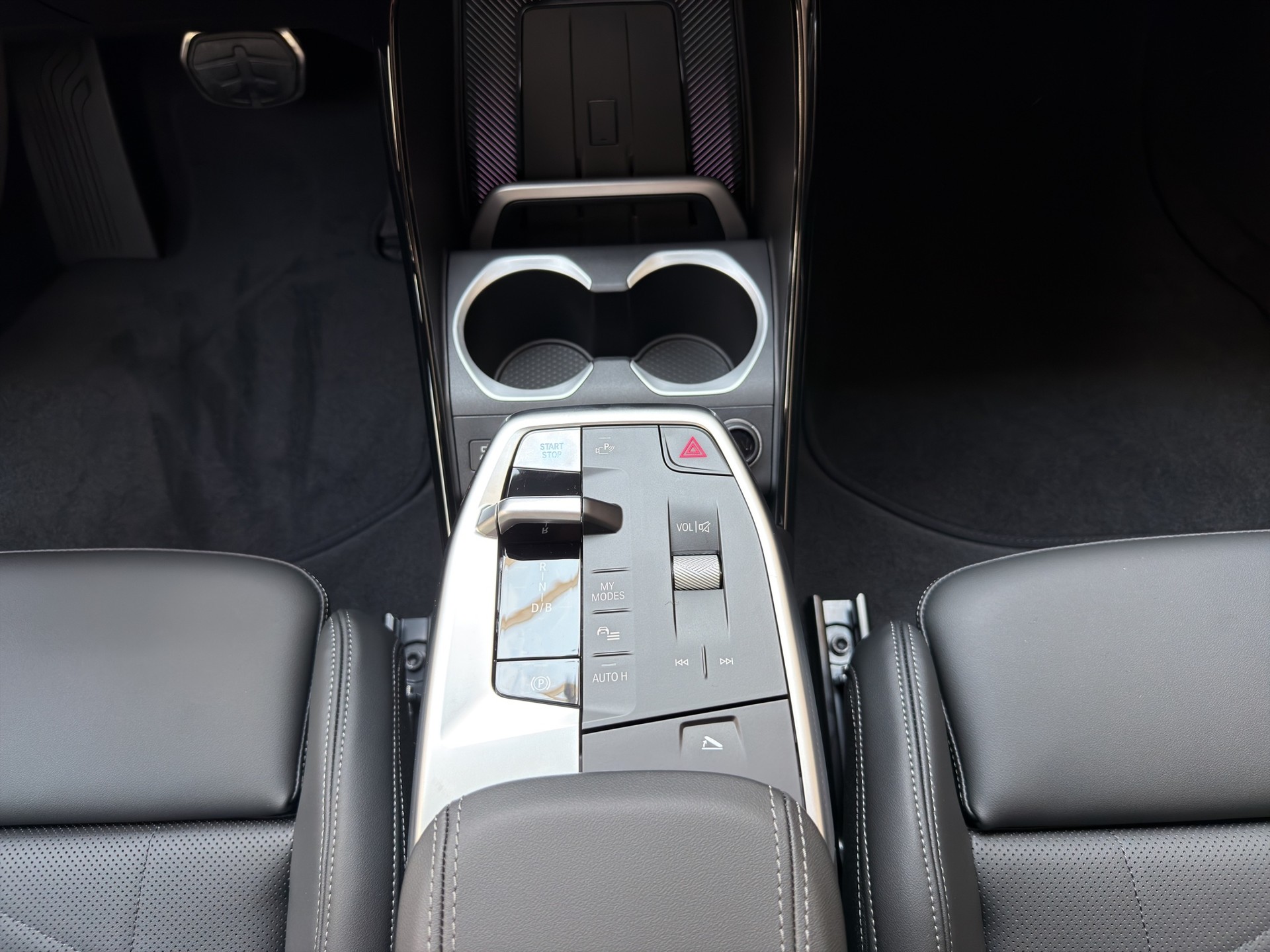 BMW iX2 xDrive 30 M Sport Pro-image-15