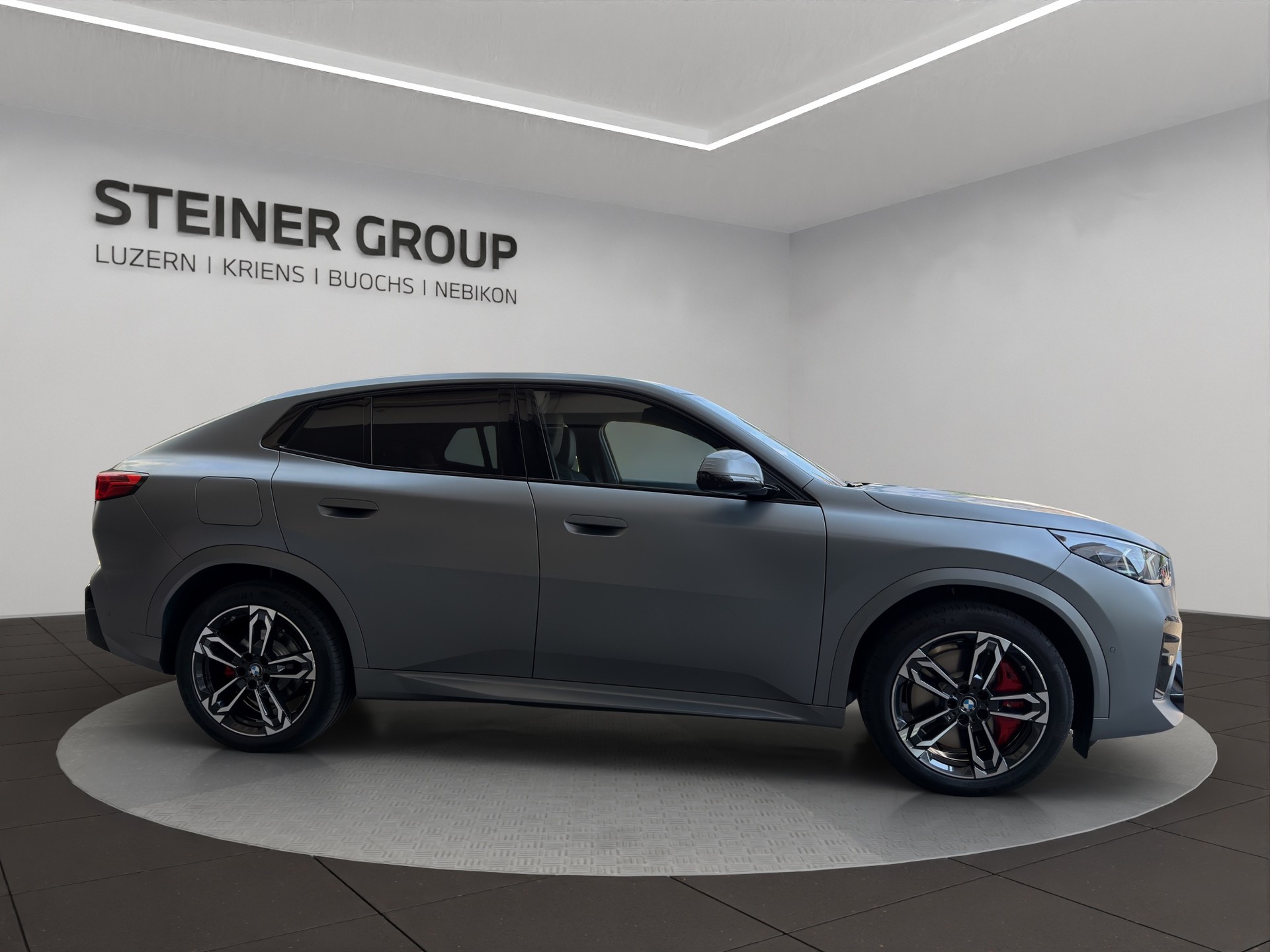 BMW iX2 xDrive 30 M Sport Pro-image-3