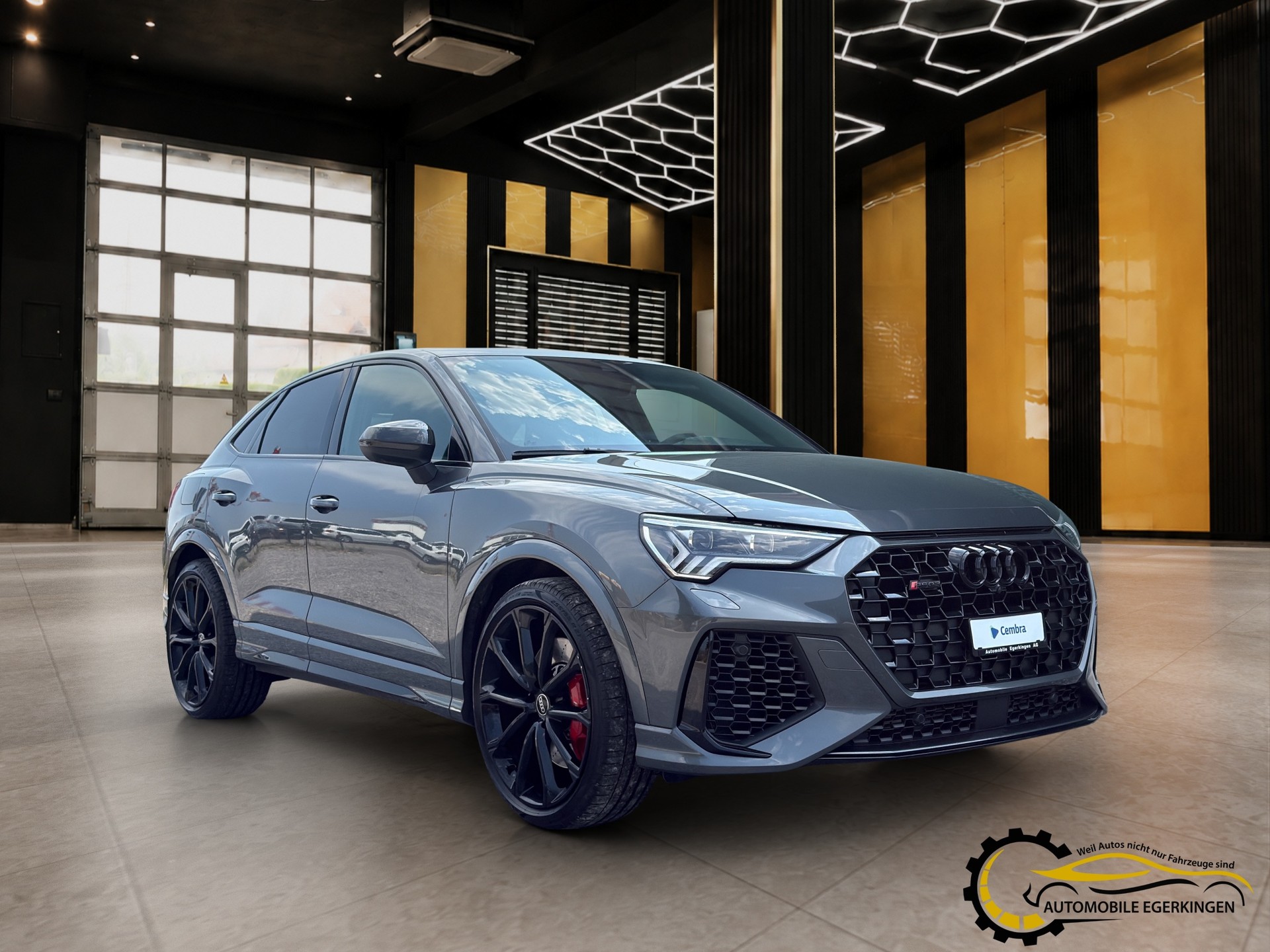 AUDI RS Q3 Sportback 2.5 TFSI quattro S-Tronic-image-2
