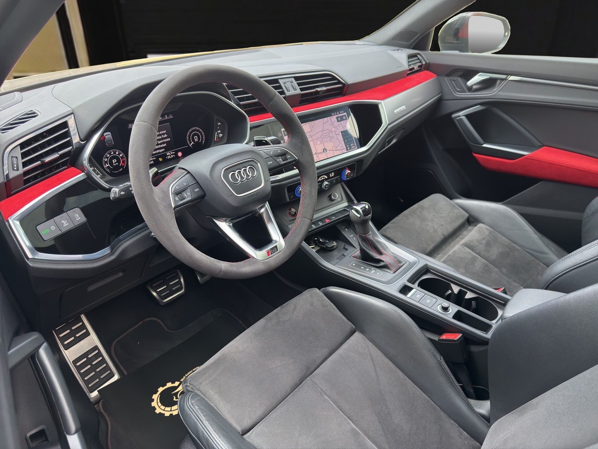 AUDI RS Q3 Sportback 2.5 TFSI quattro S-Tronic-image-8