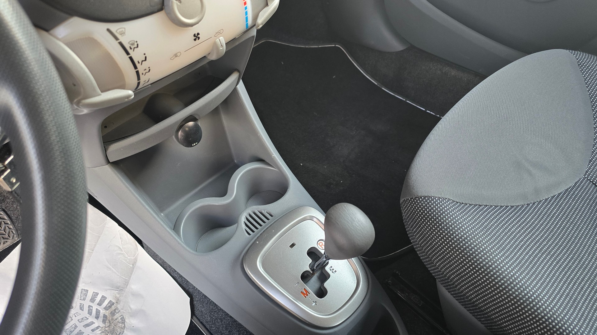 PEUGEOT 107 1.0 Trendy, Automat, Klima, DAB+-image-8