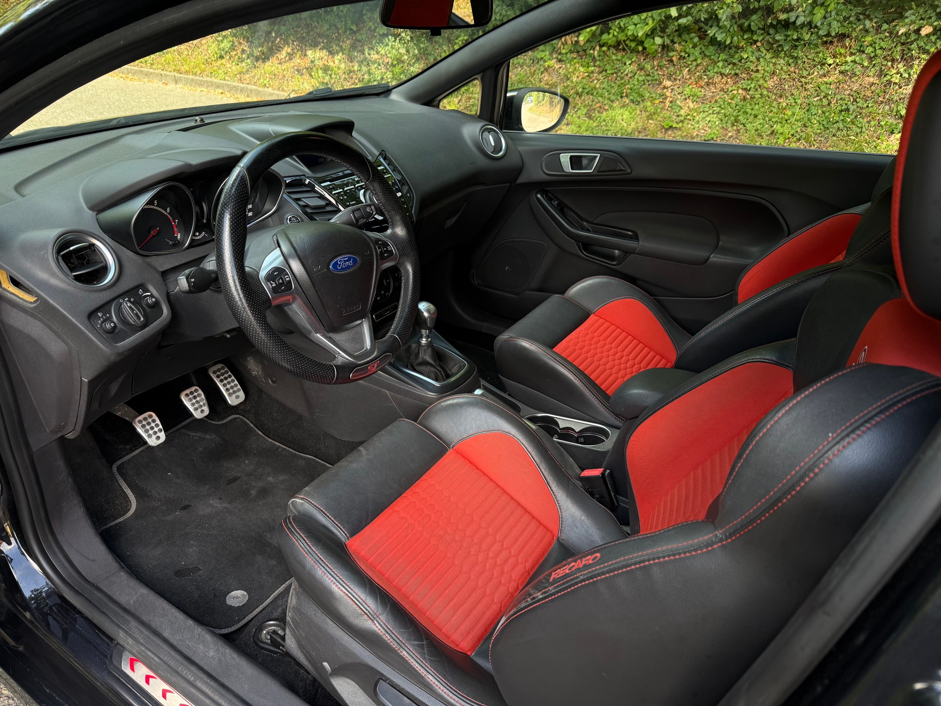 FORD Fiesta 1.6 SCTi ST-2-image-6