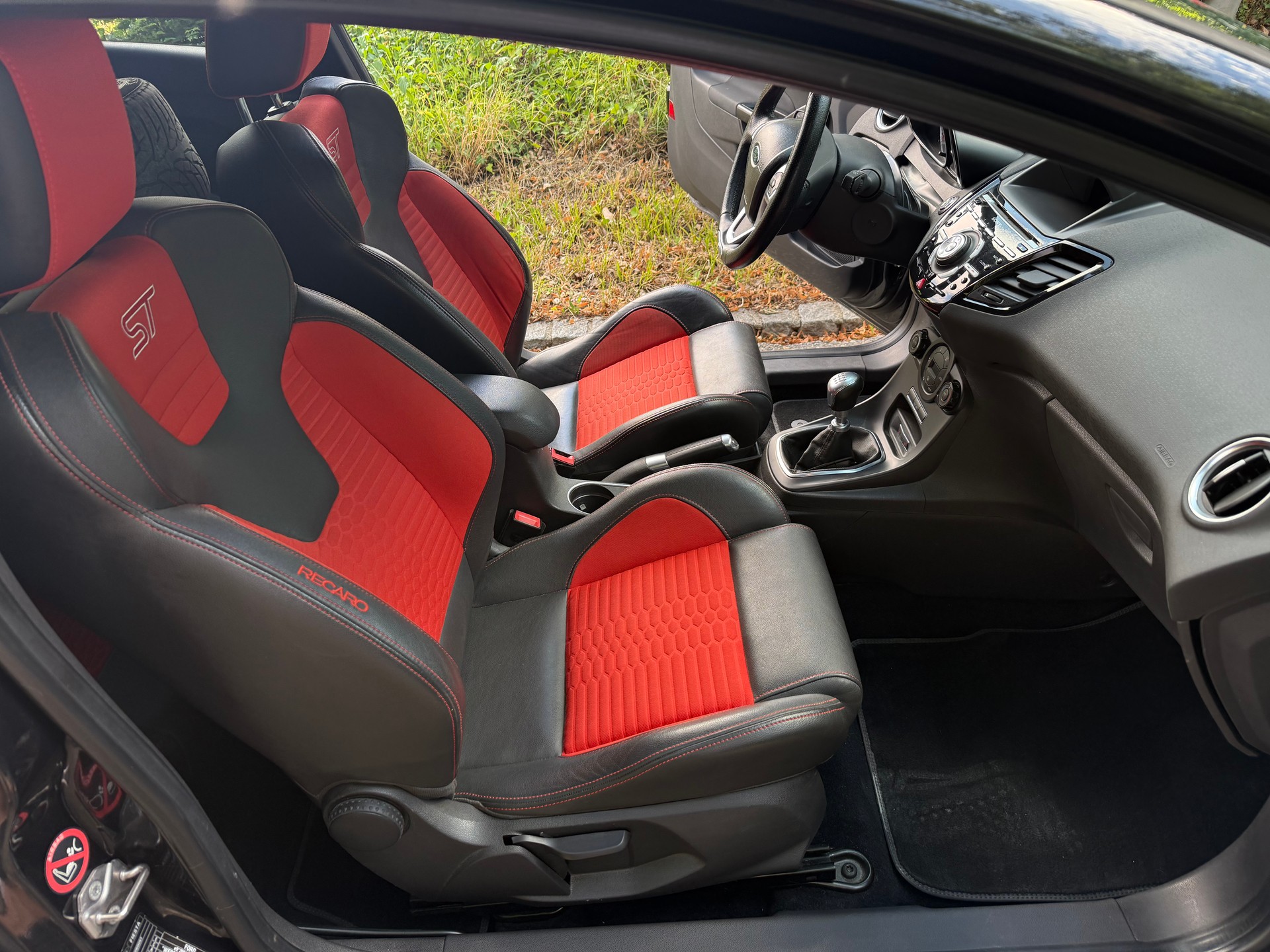 FORD Fiesta 1.6 SCTi ST-2-image-8