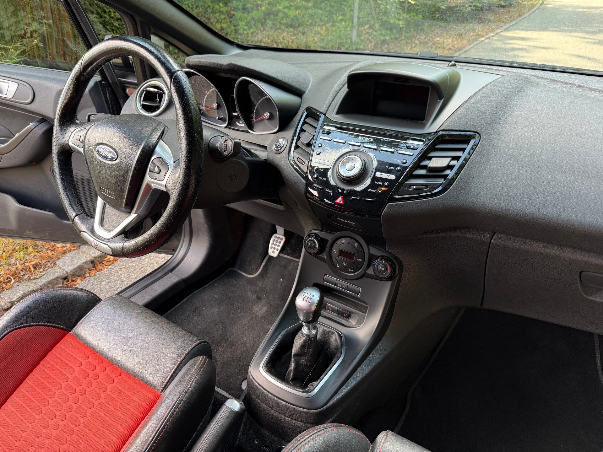FORD Fiesta 1.6 SCTi ST-2-image-9
