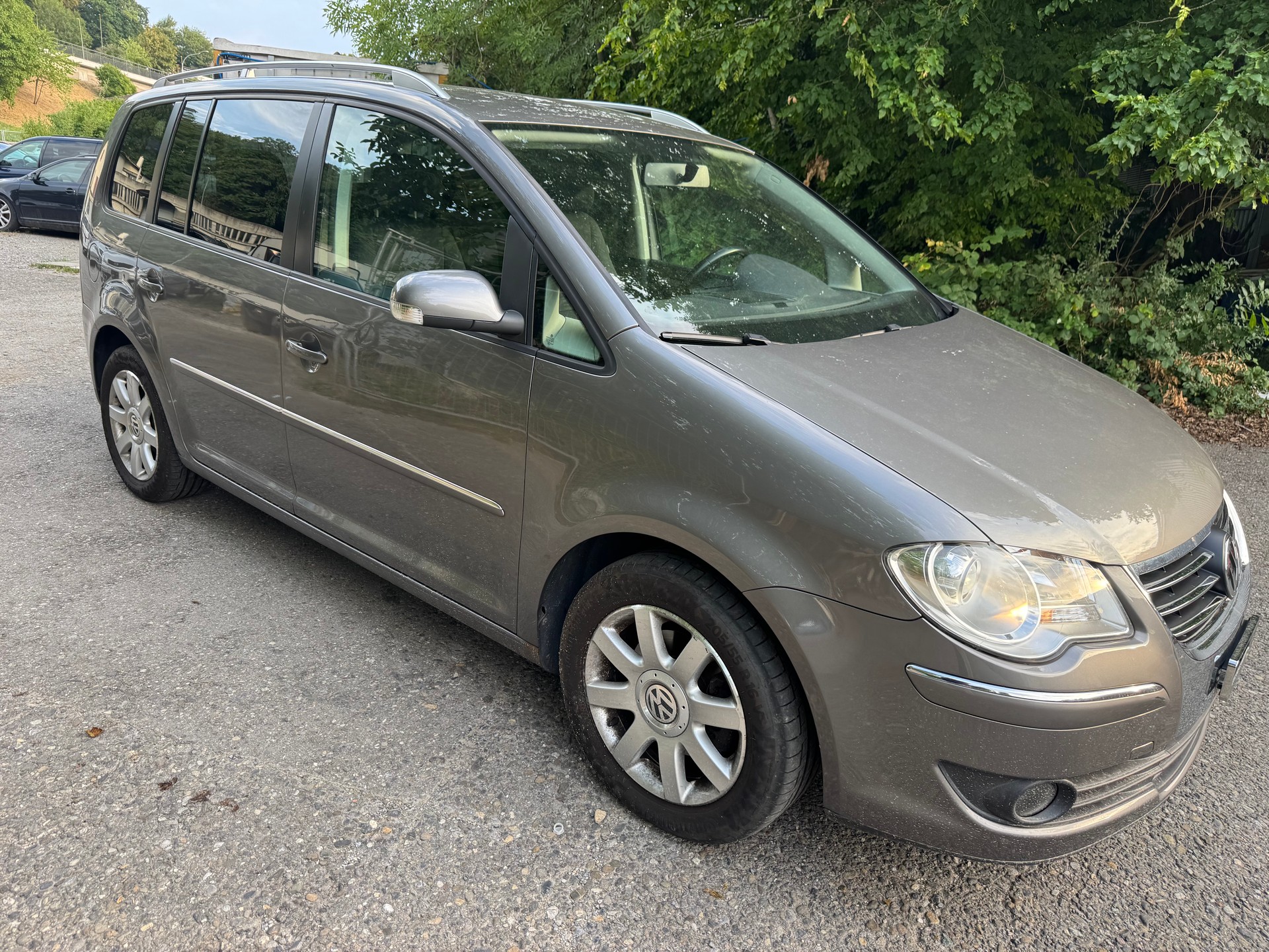 VW Touran 1.4 TSI Highline-image-1