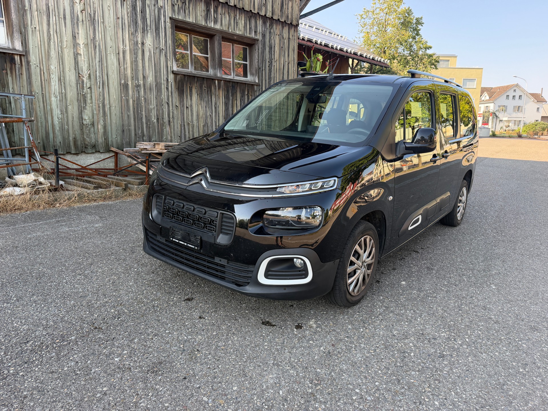 CITROEN Berlingo XL 1.2i PureTech 7 Plätze Live-image-2