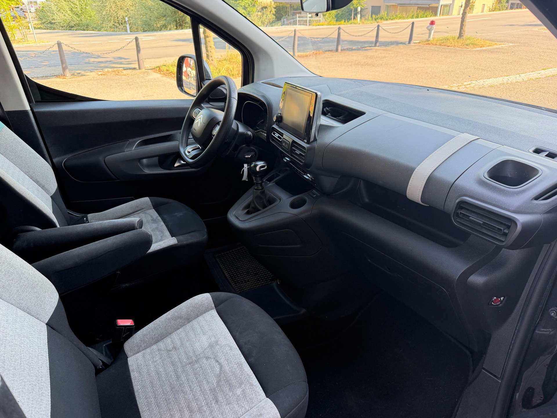 CITROEN Berlingo XL 1.2i PureTech 7 Plätze Live-image-8