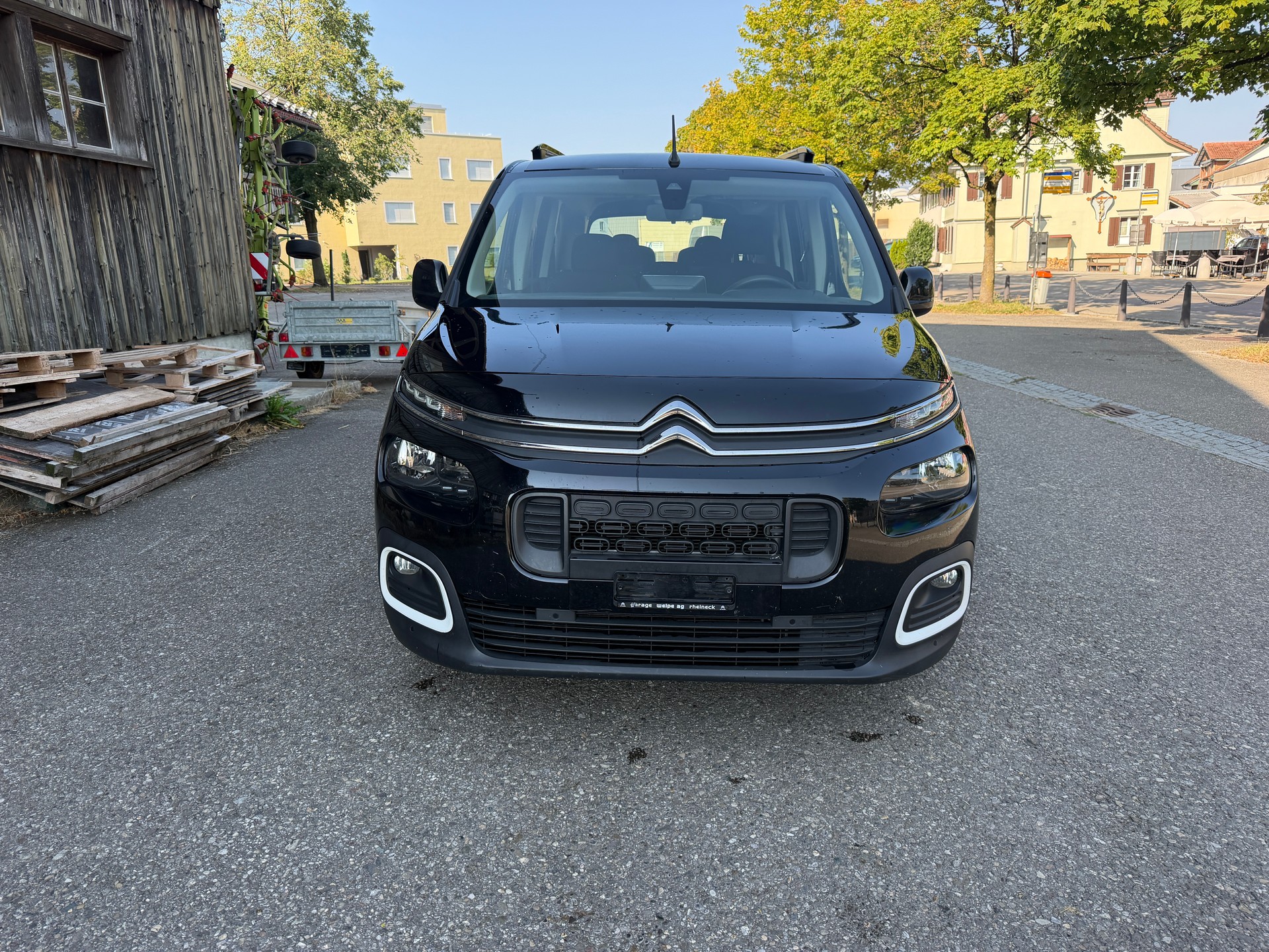 CITROEN Berlingo XL 1.2i PureTech 7 Plätze Live-image-1