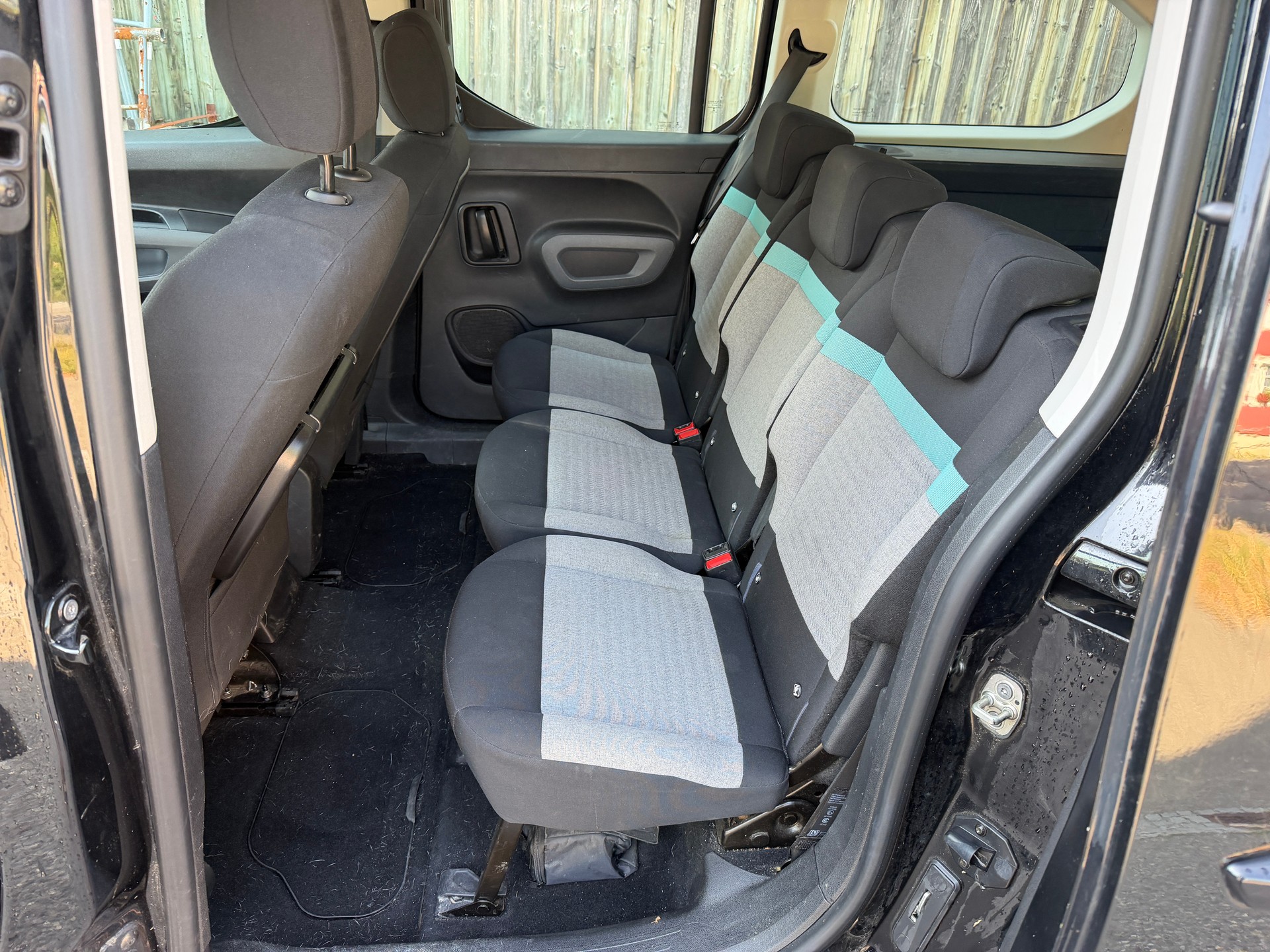 CITROEN Berlingo XL 1.2i PureTech 7 Plätze Live-image-11