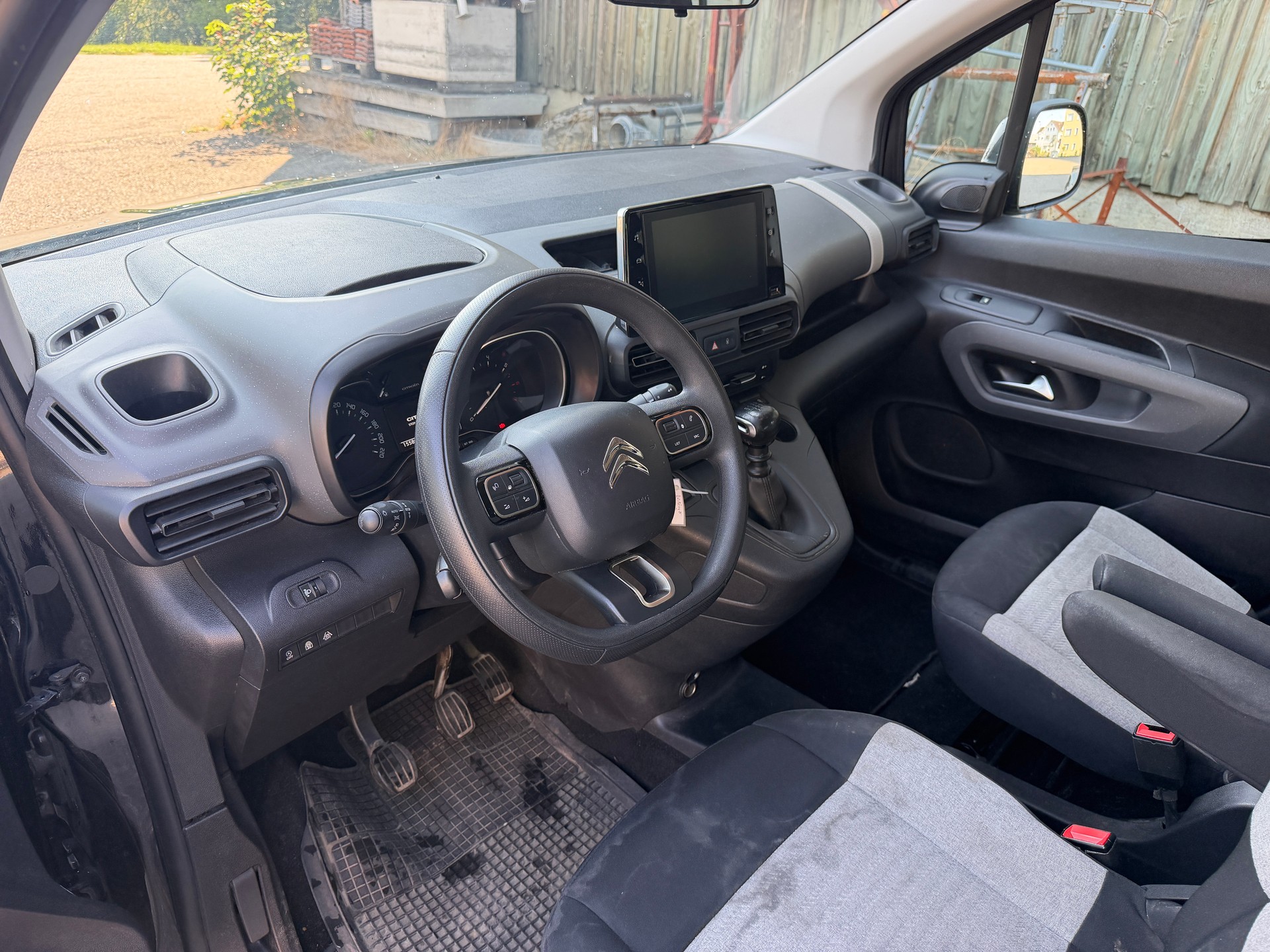 CITROEN Berlingo XL 1.2i PureTech 7 Plätze Live-image-10