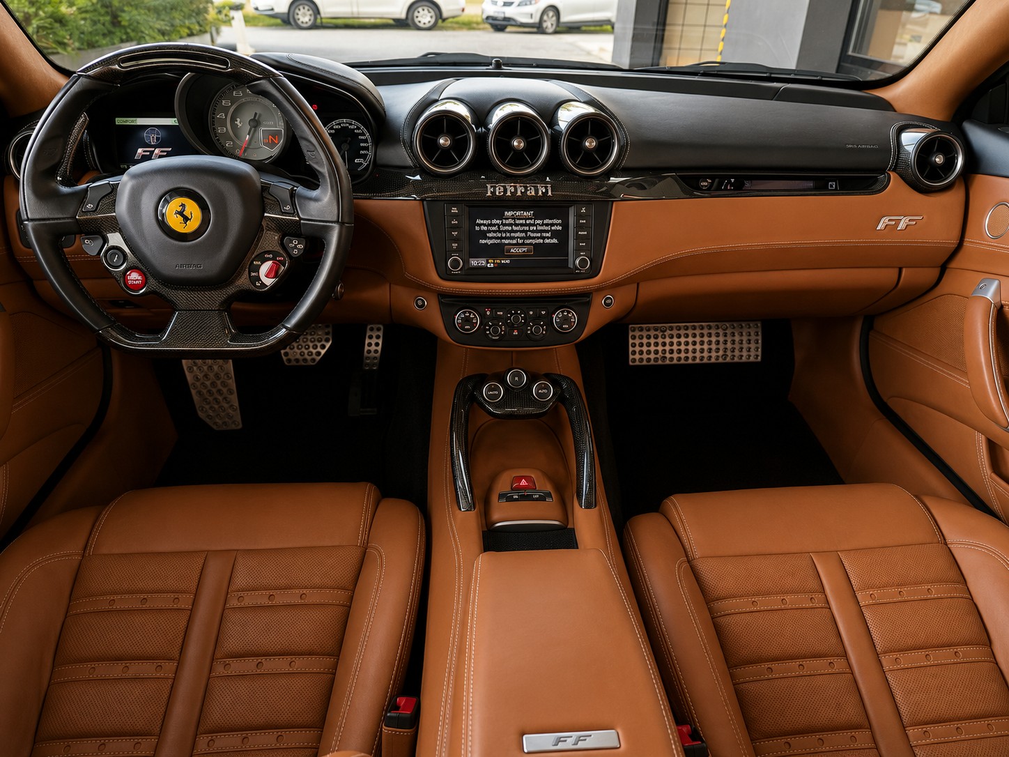 FERRARI FF-image-8