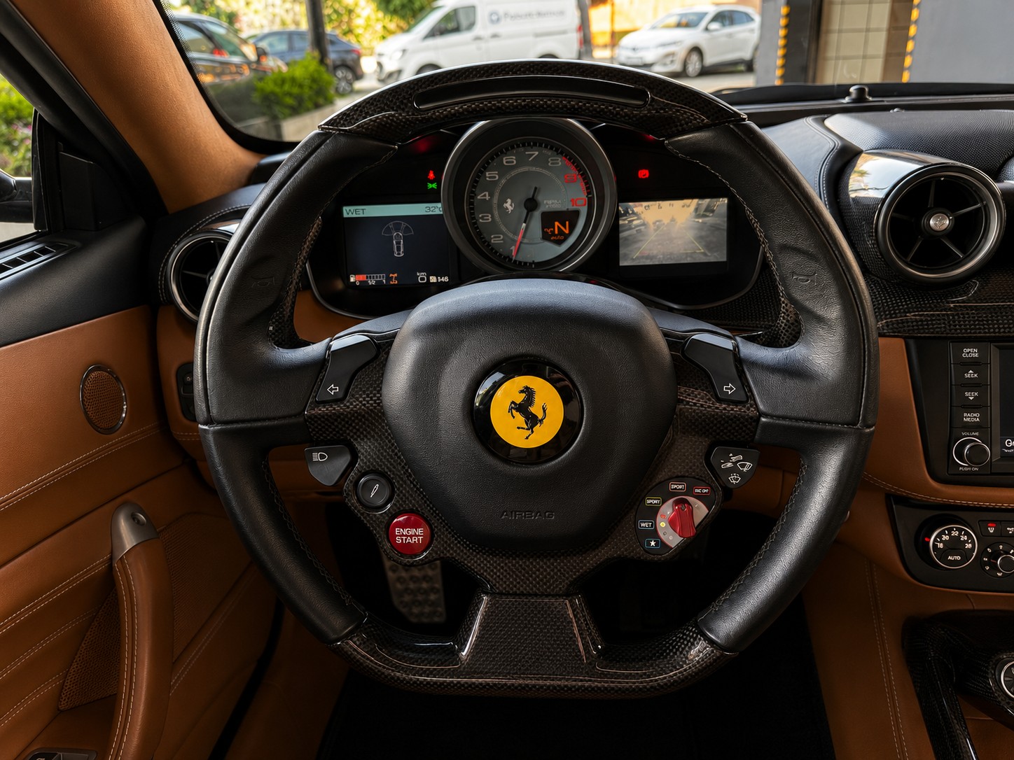 FERRARI FF-image-12