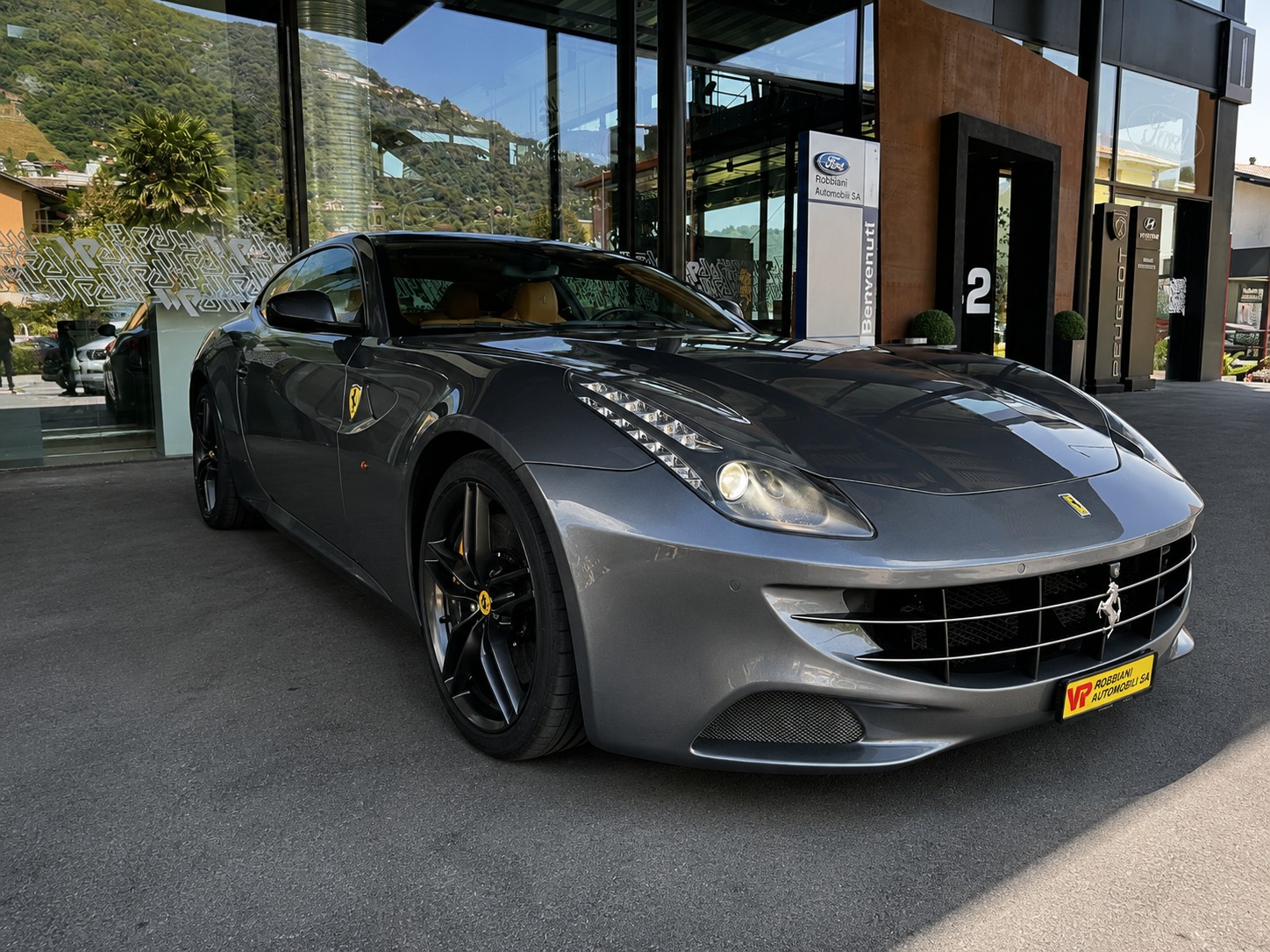 FERRARI FF-image-6