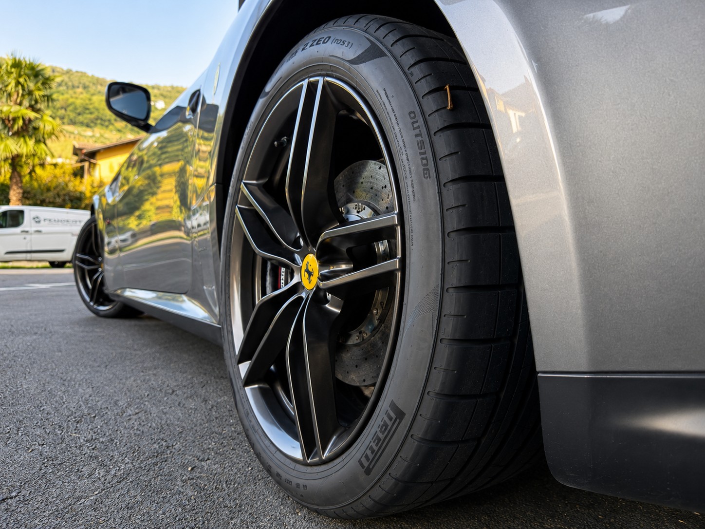 FERRARI FF-image-7