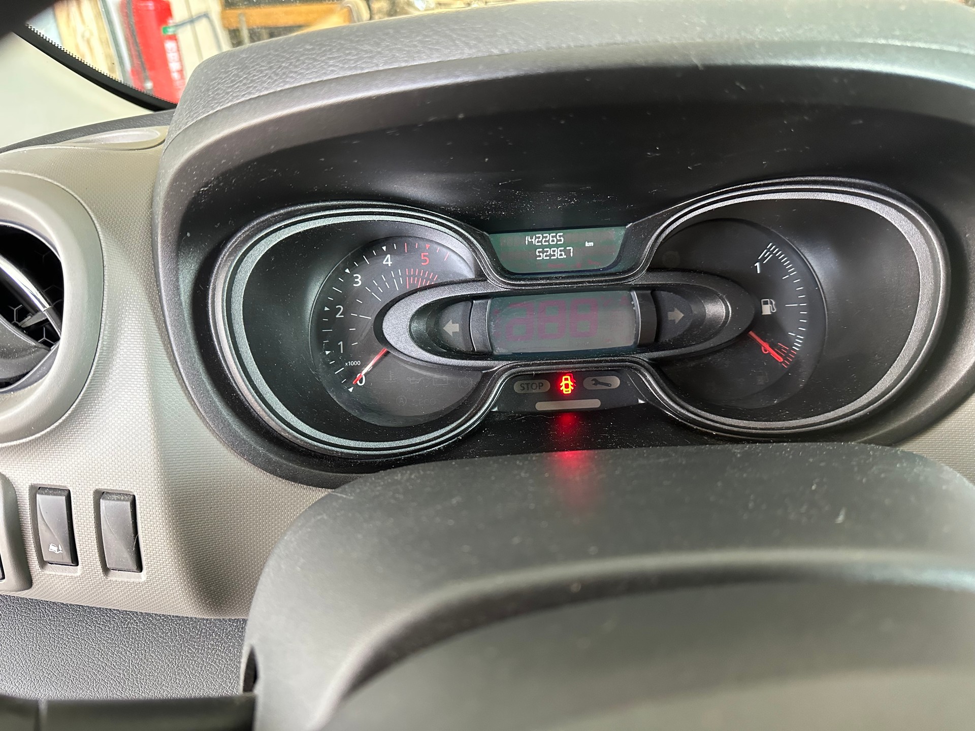 RENAULT Trafic 1.6 ENERGY TwinT. dCi145 2.9t Business L1H1-image-10