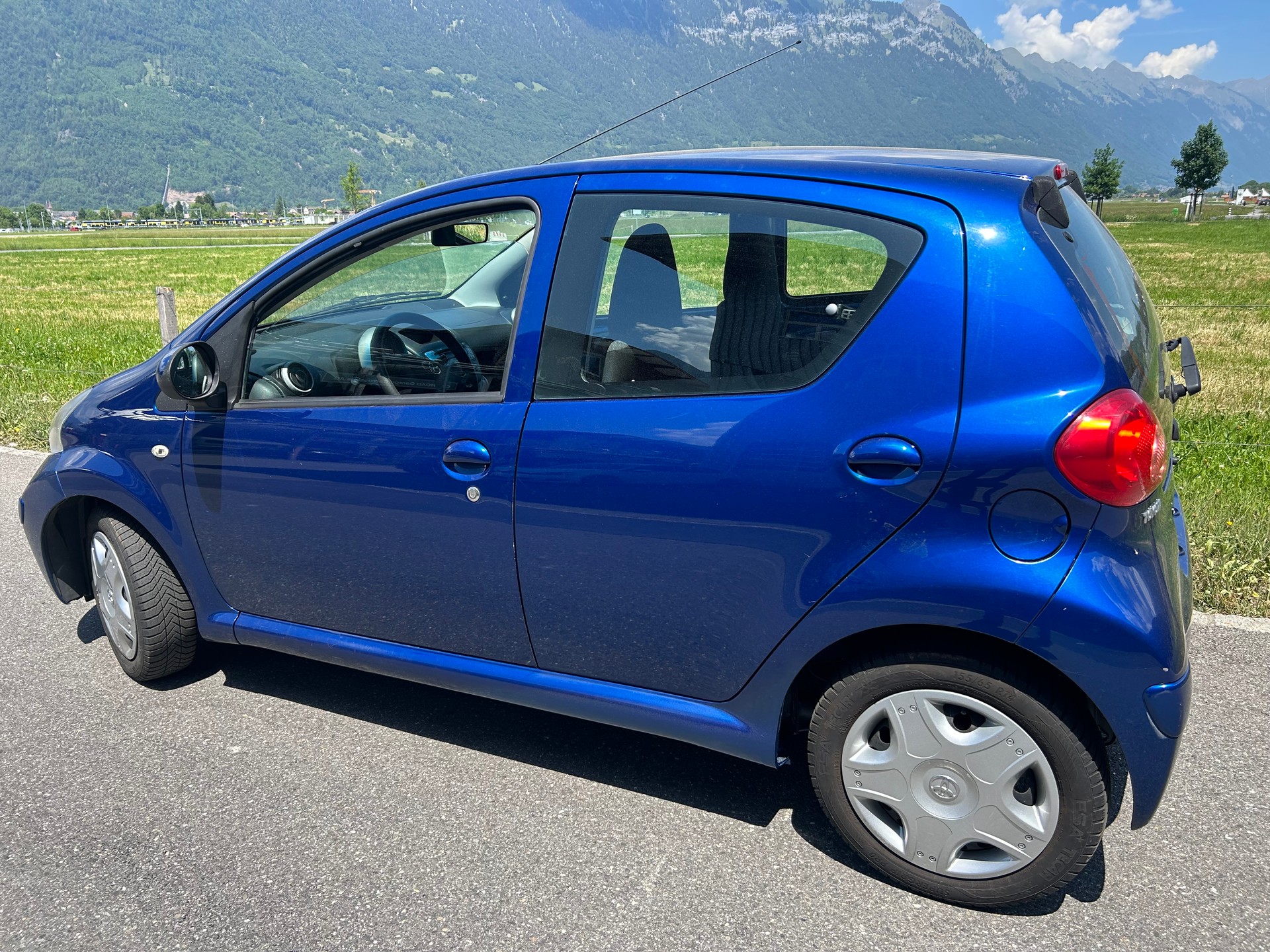 TOYOTA Aygo 1.0 Linea Terra-image-2