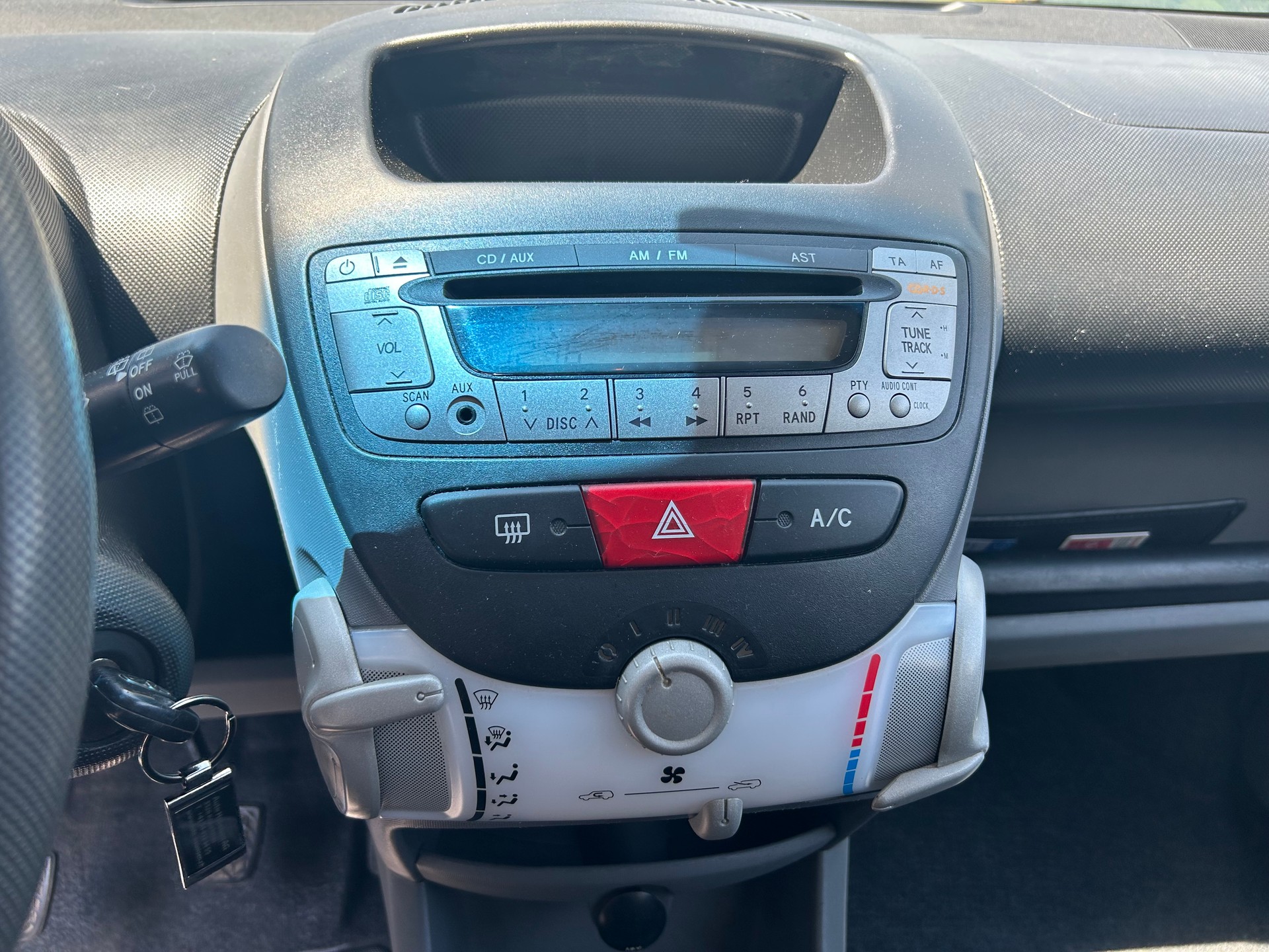 TOYOTA Aygo 1.0 Linea Terra-image-12